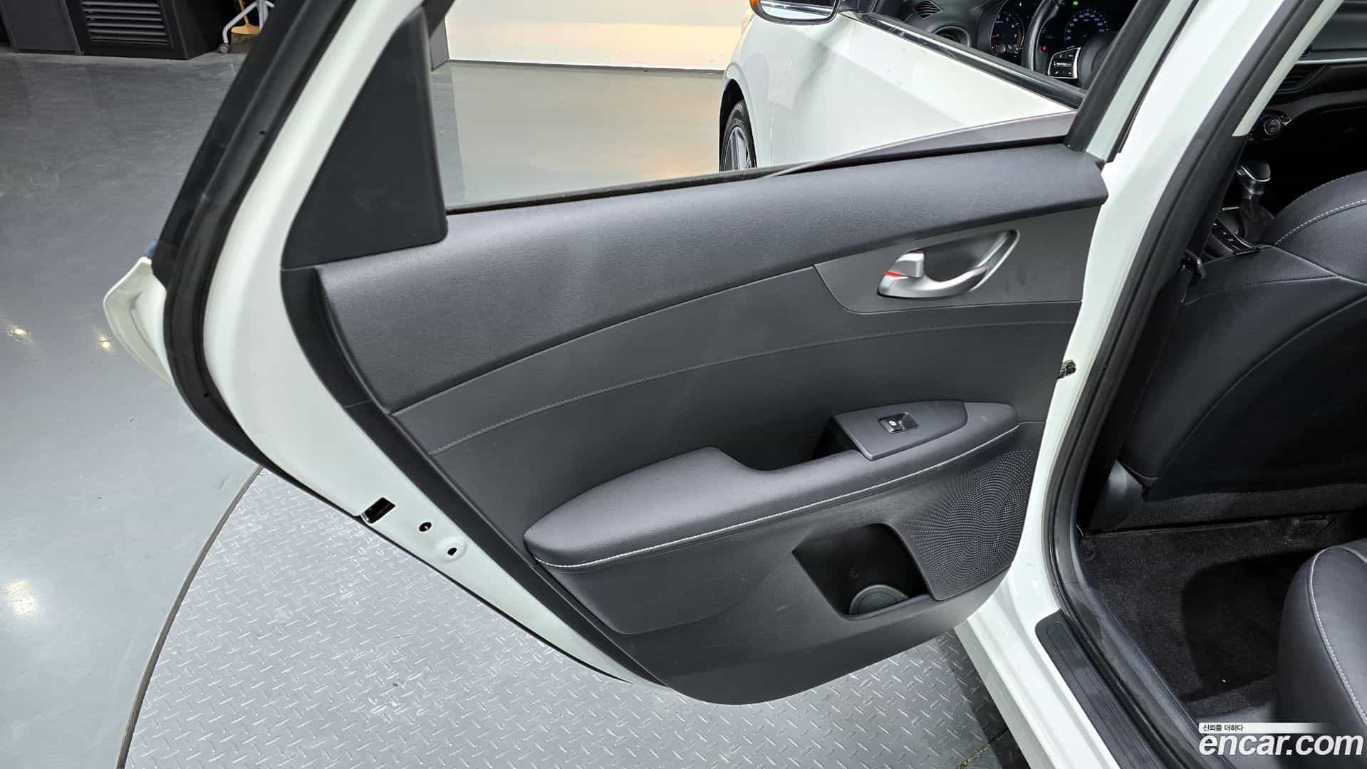 K3 Kia 2019.4-INNER-035