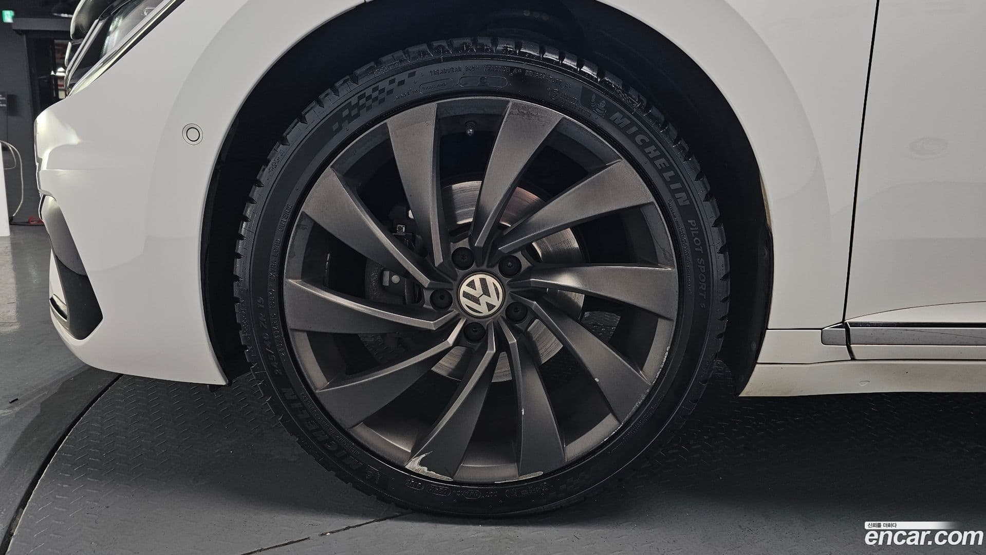 Main__Slider__Photo:Arteon Volkswagen 2019.9-4