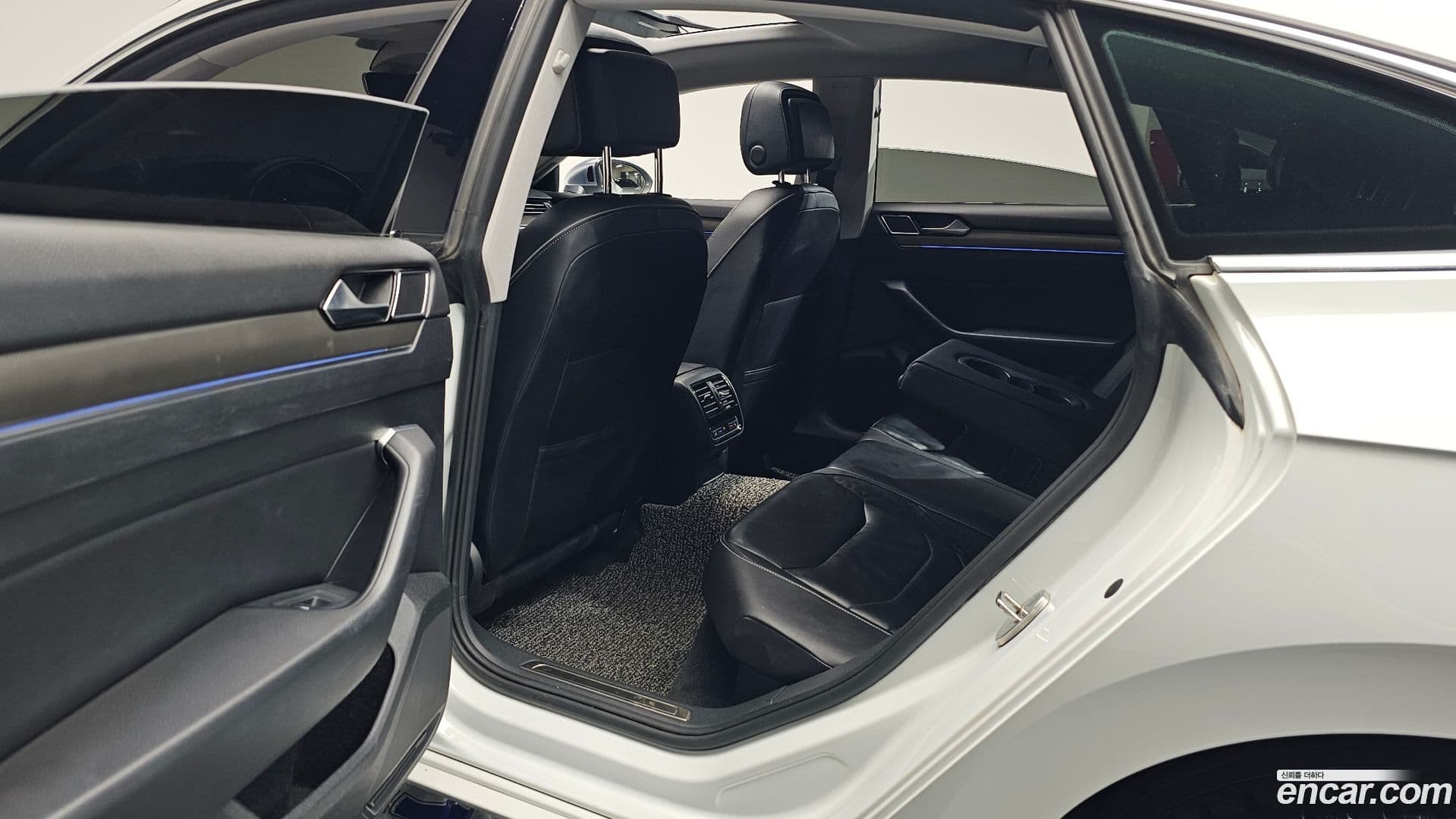 Main__Slider__Photo:Arteon Volkswagen 2019.9-10