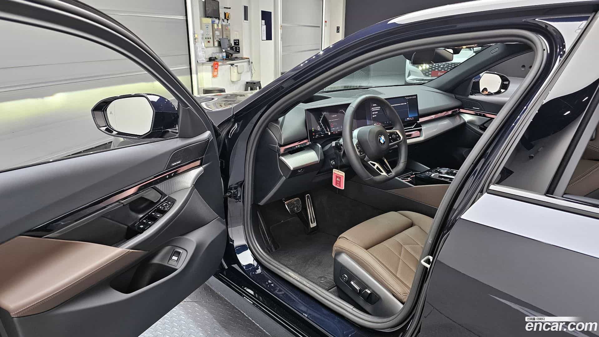 5-Series BMW 2025.6-INNER-010