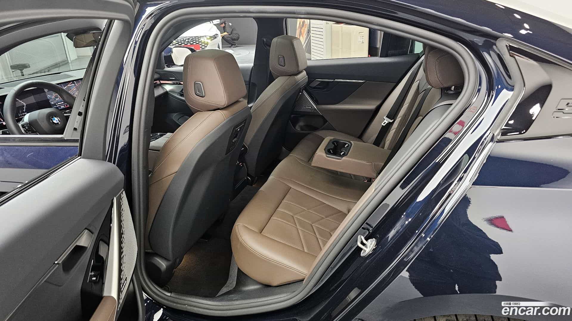 5-Series BMW 2025.6-OPTION-015