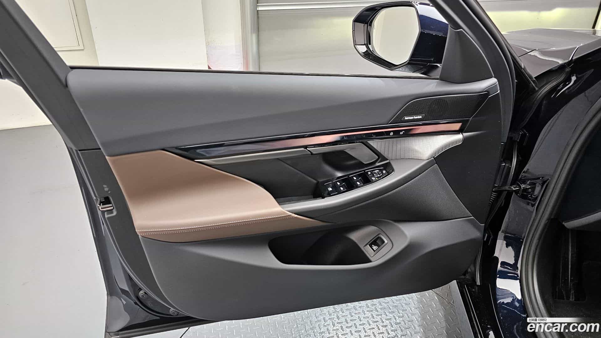 5-Series BMW 2025.6-INNER-034