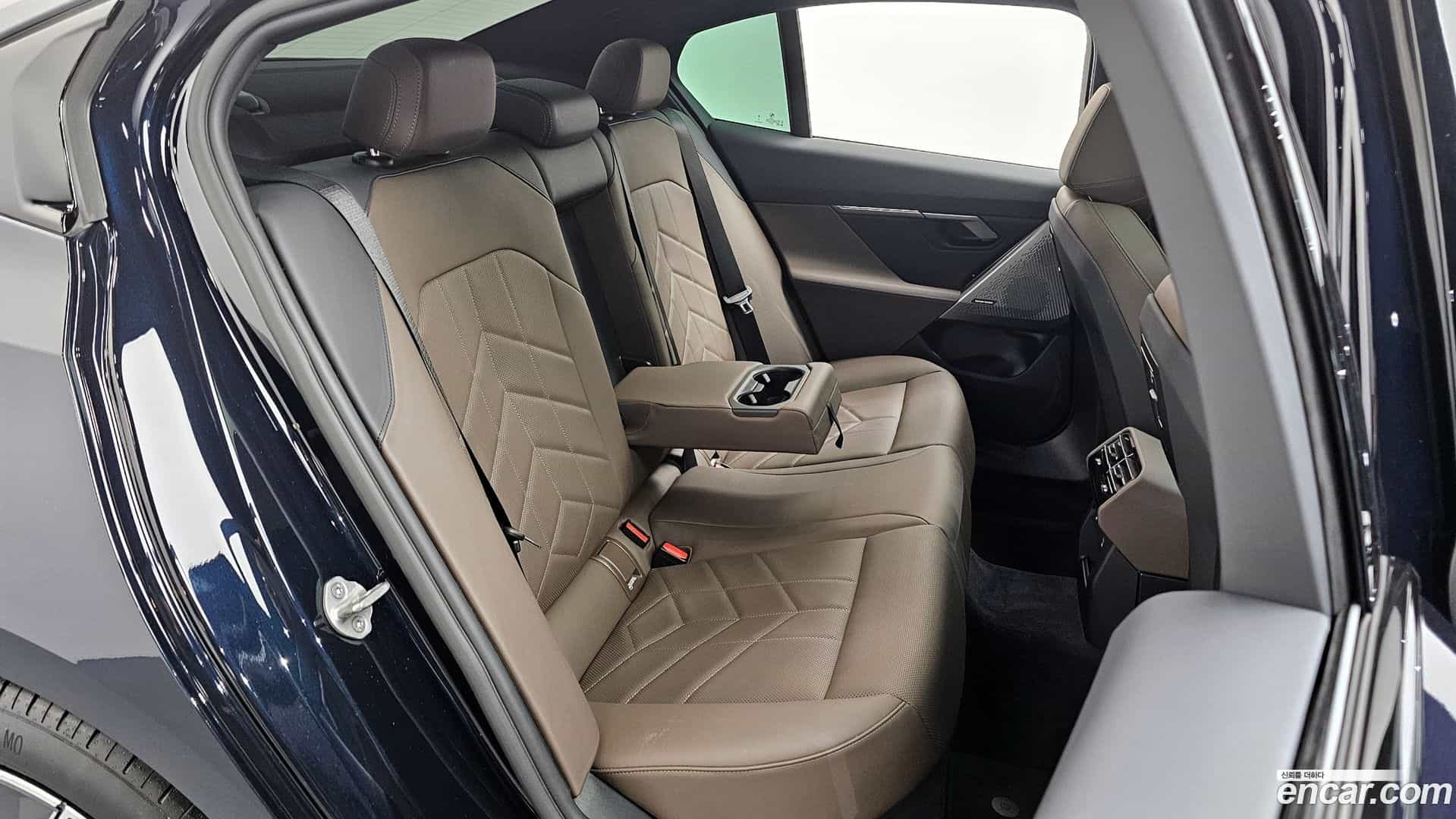 5-Series BMW 2025.6-INNER-036