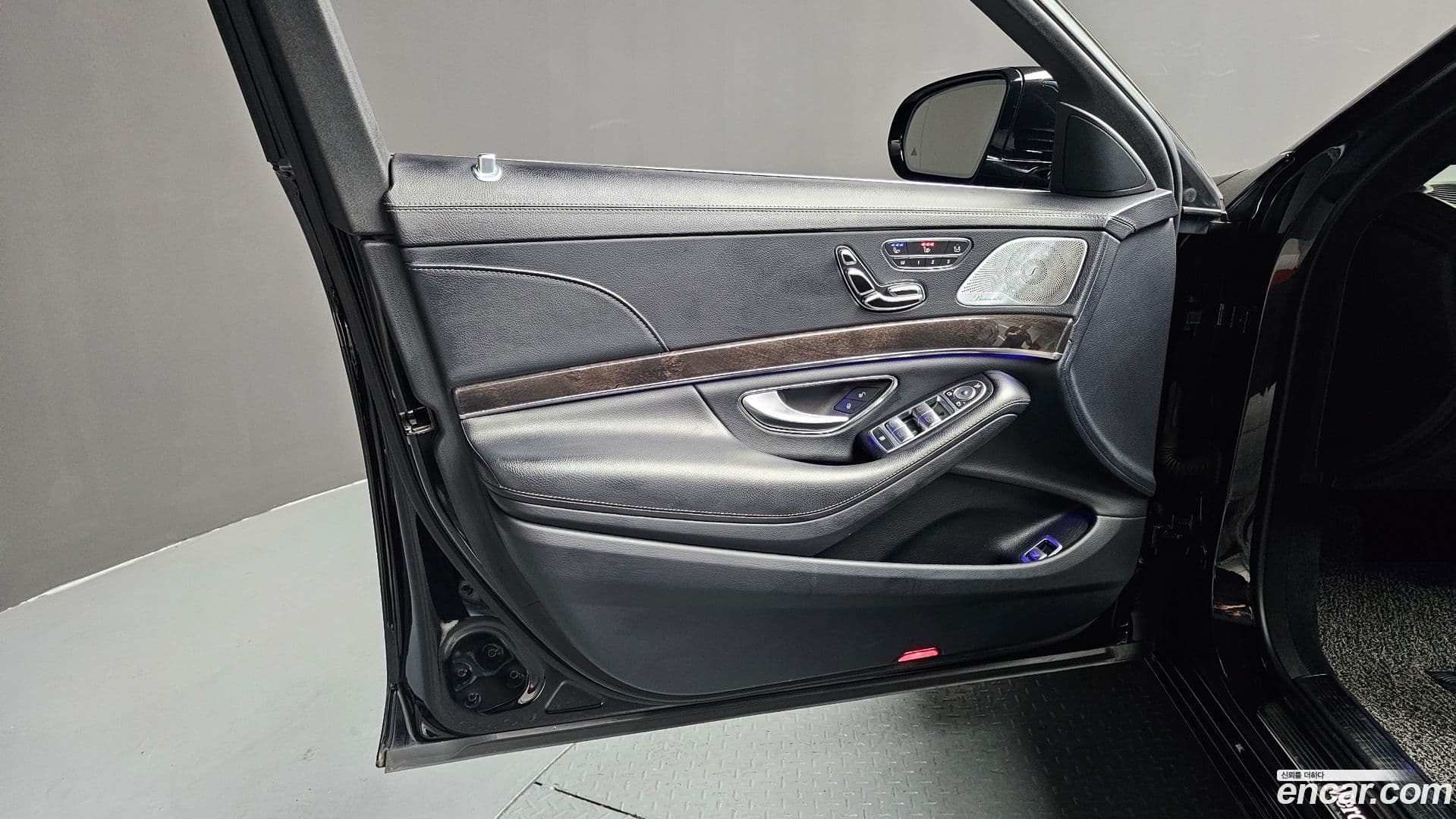 Main__Slider__Photo:S-Class Mercedes-Benz 2017.5-23