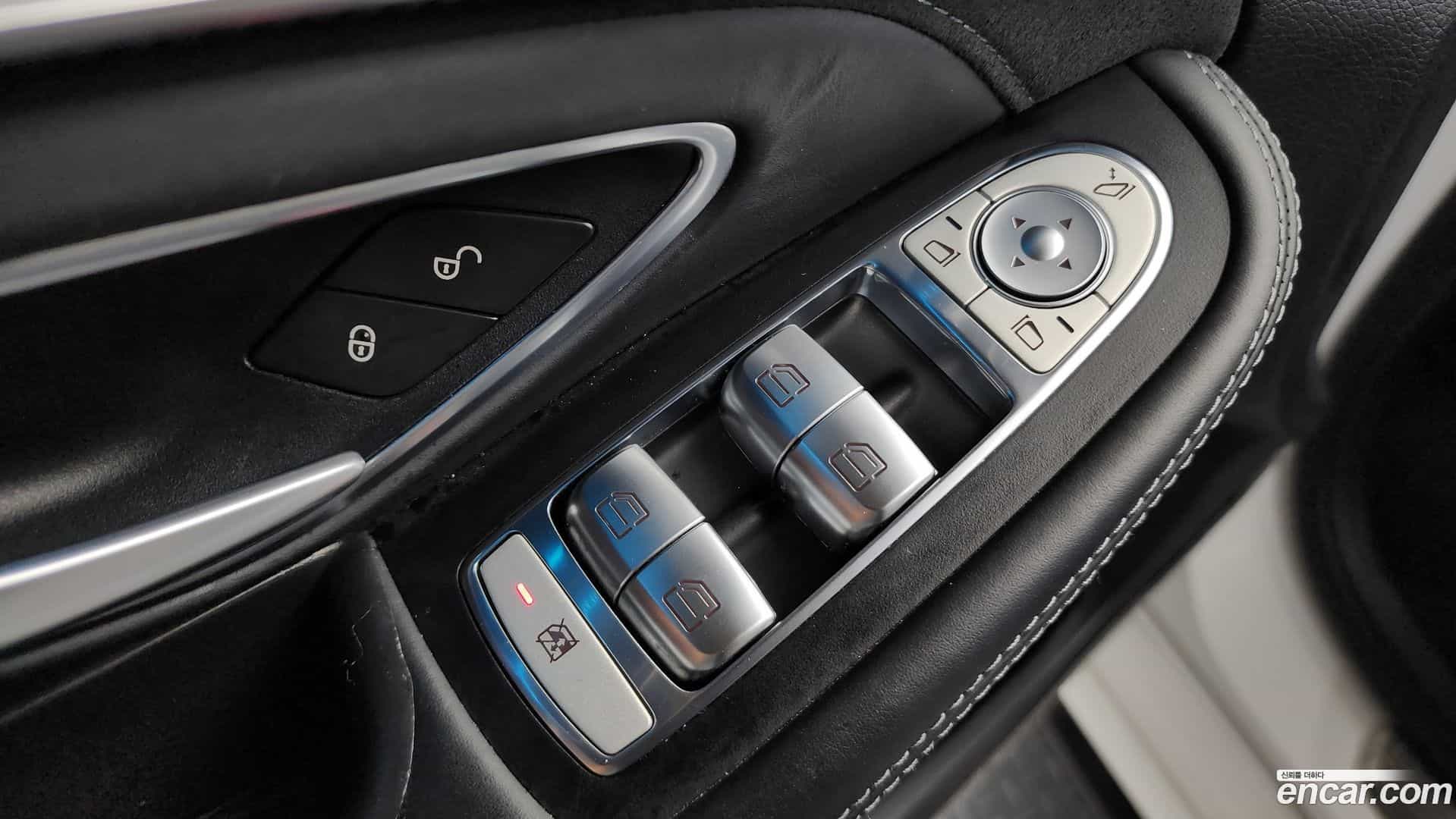 C-Class Mercedes-Benz 2017.10-OPTION-048