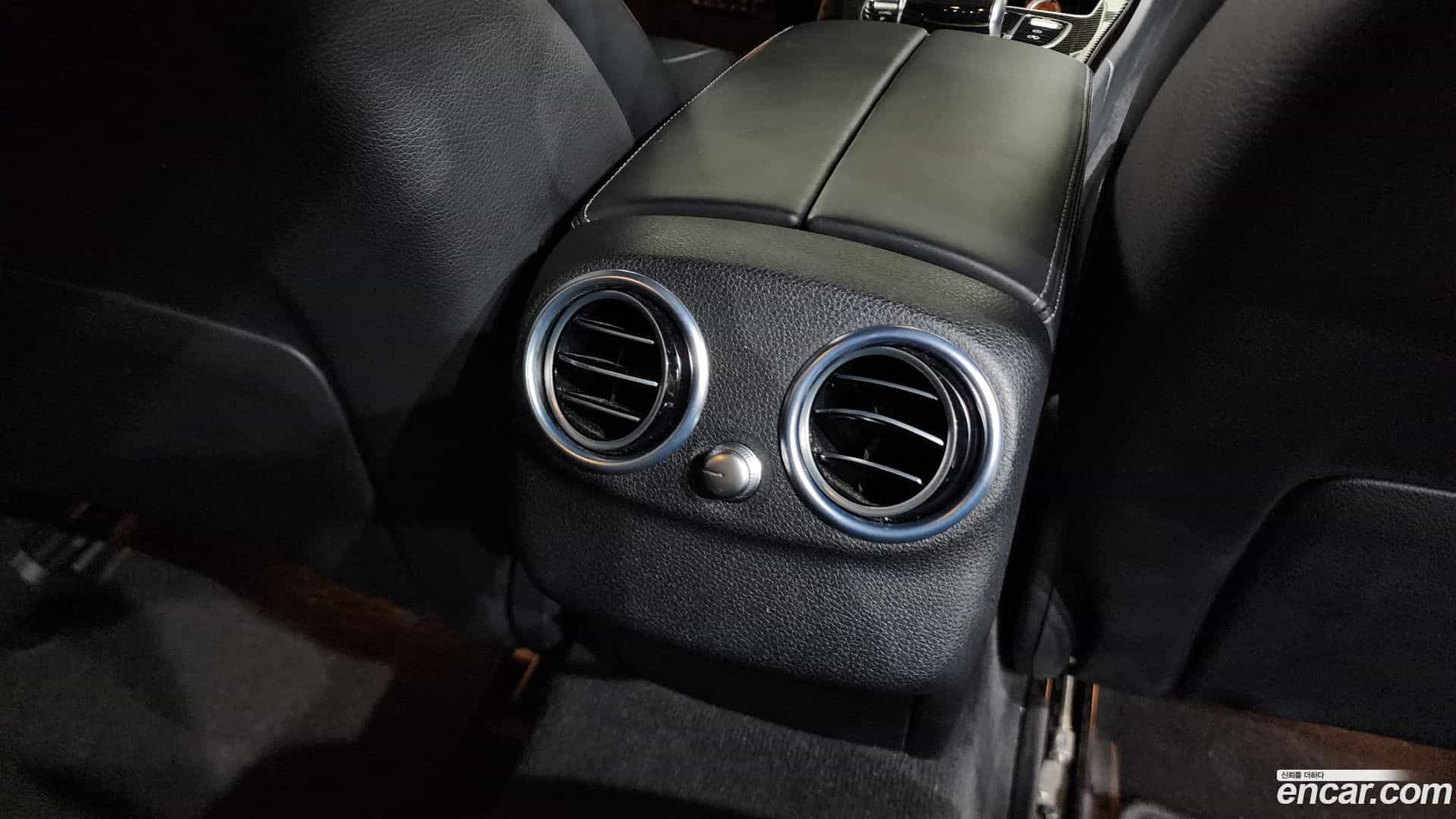 C-Class Mercedes-Benz 2017.10-OPTION-049