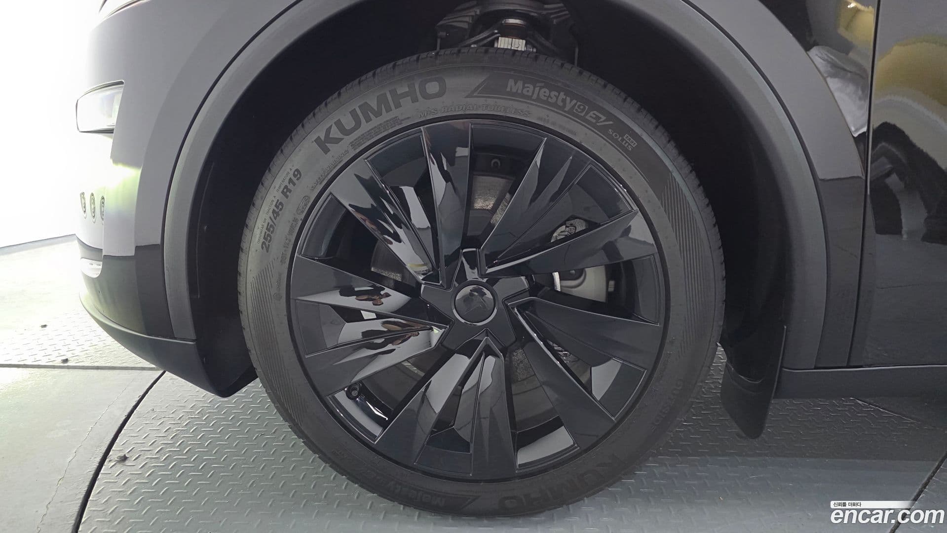 Main__Slider__Photo:Model Y Tesla 2025.7-4