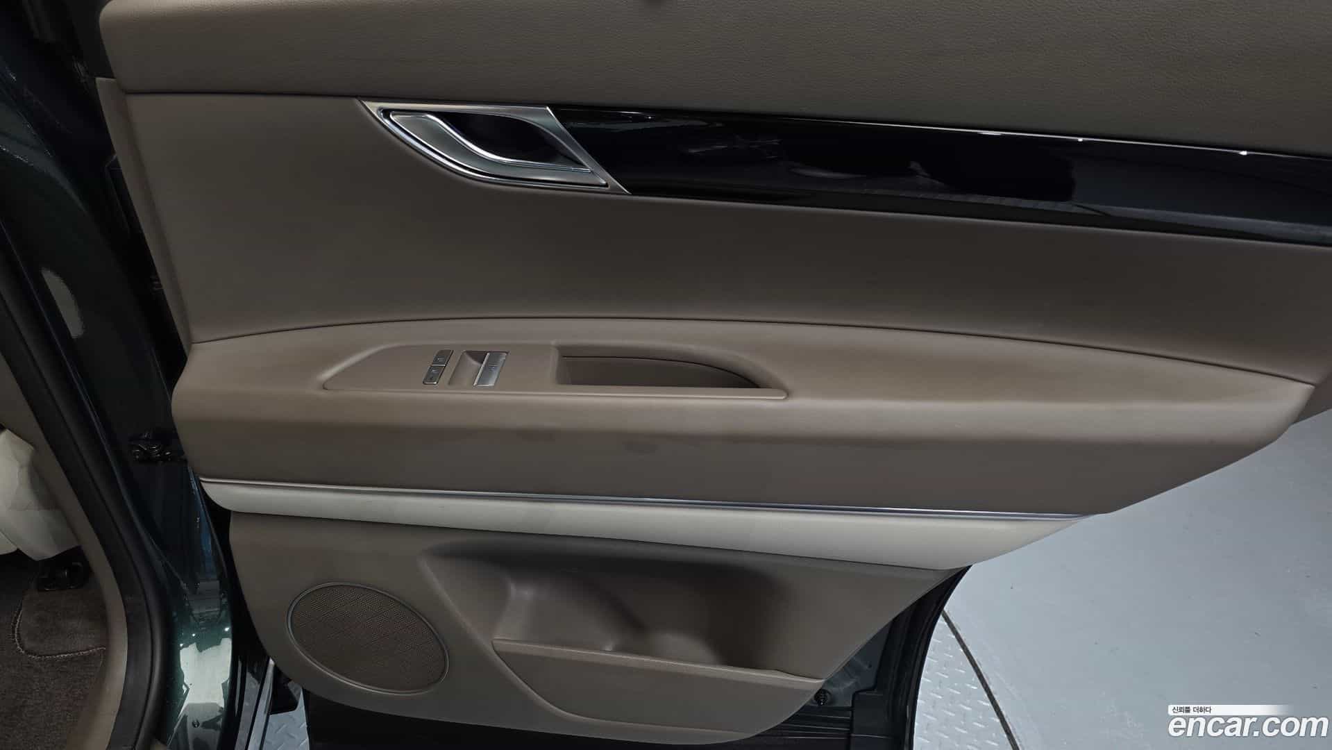 GV80 Genesis 2023.2-INNER-035