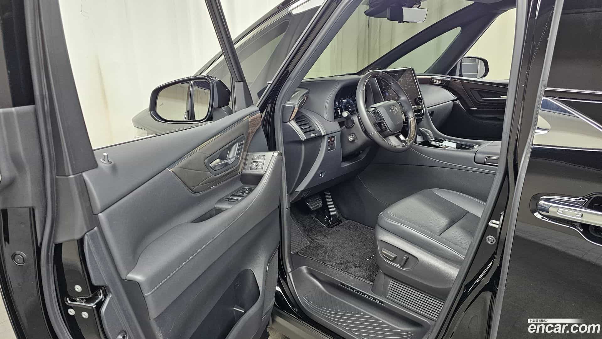 Alphard Toyota 2023.10-INNER-010