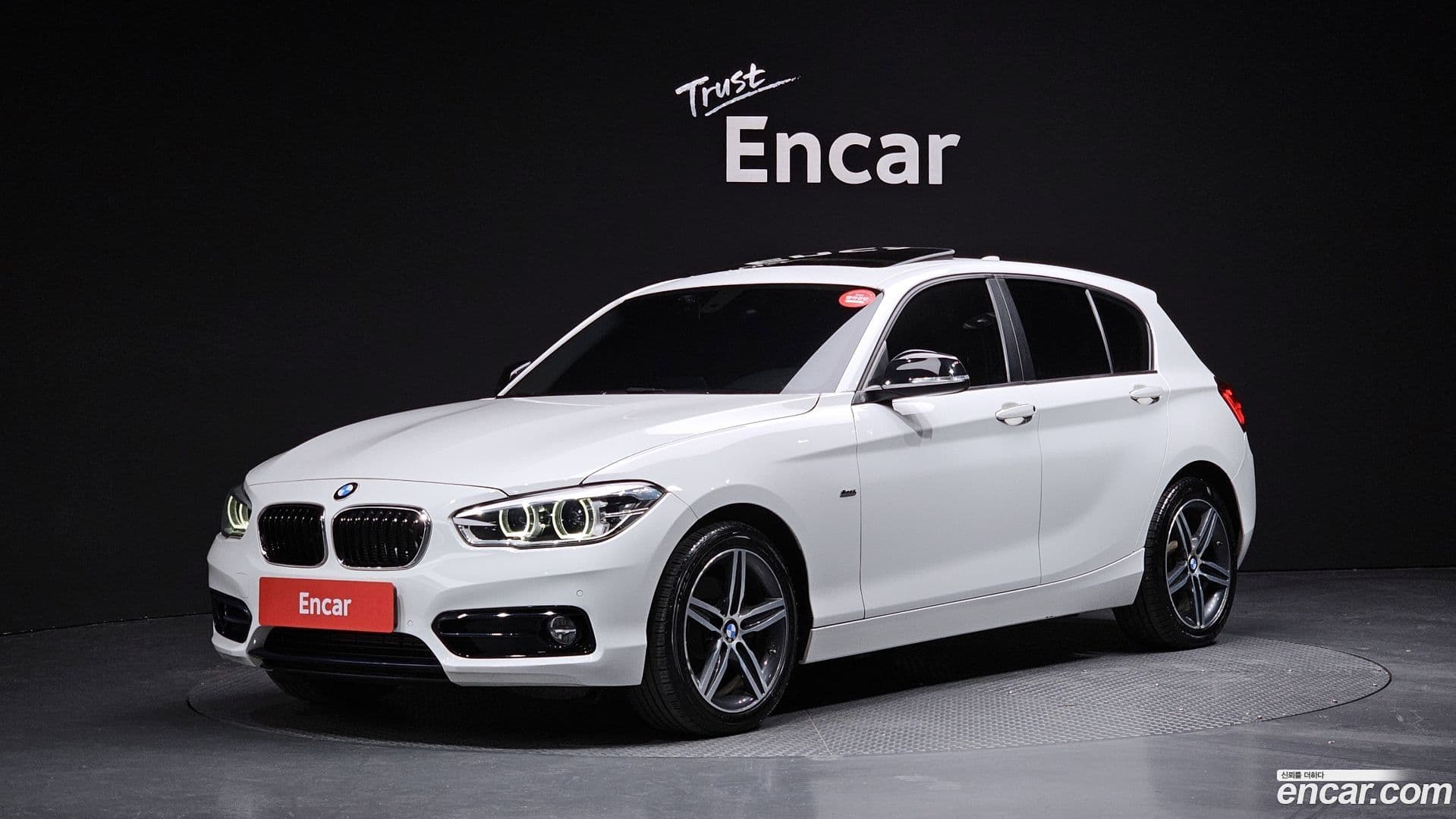 Main__Slider__Photo:1-Series BMW 2017.2-0