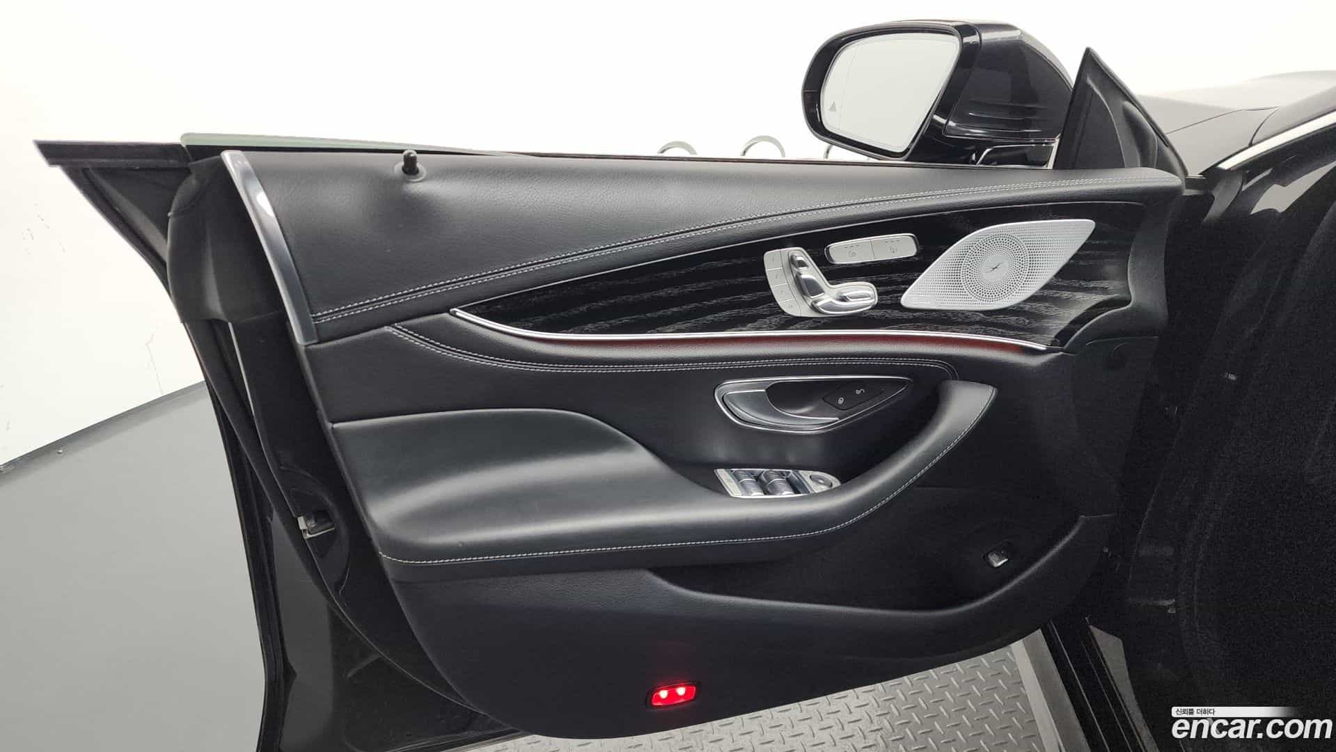 CLS-Class Mercedes-Benz 2022.2-INNER-034
