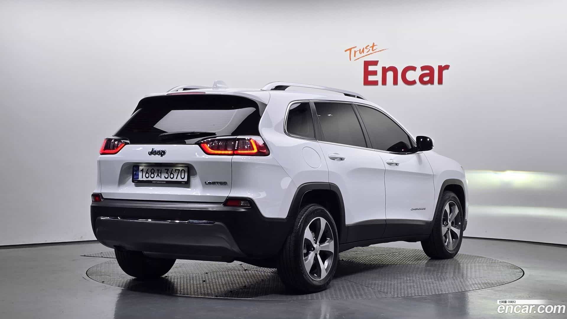 Cherokee Jeep 2020.4-OUTER-002