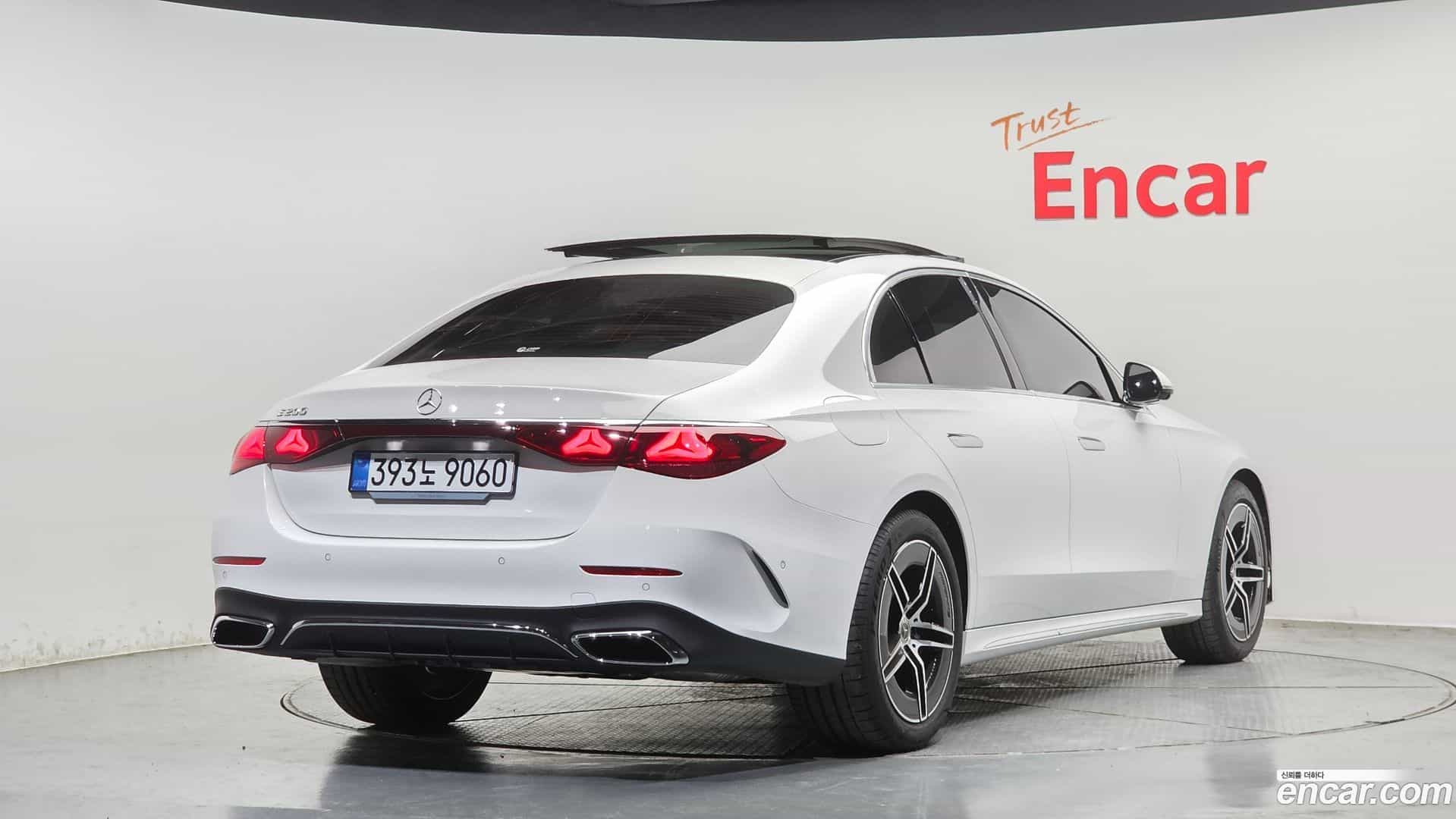 E-Class Mercedes-Benz 2026.1-OUTER-002