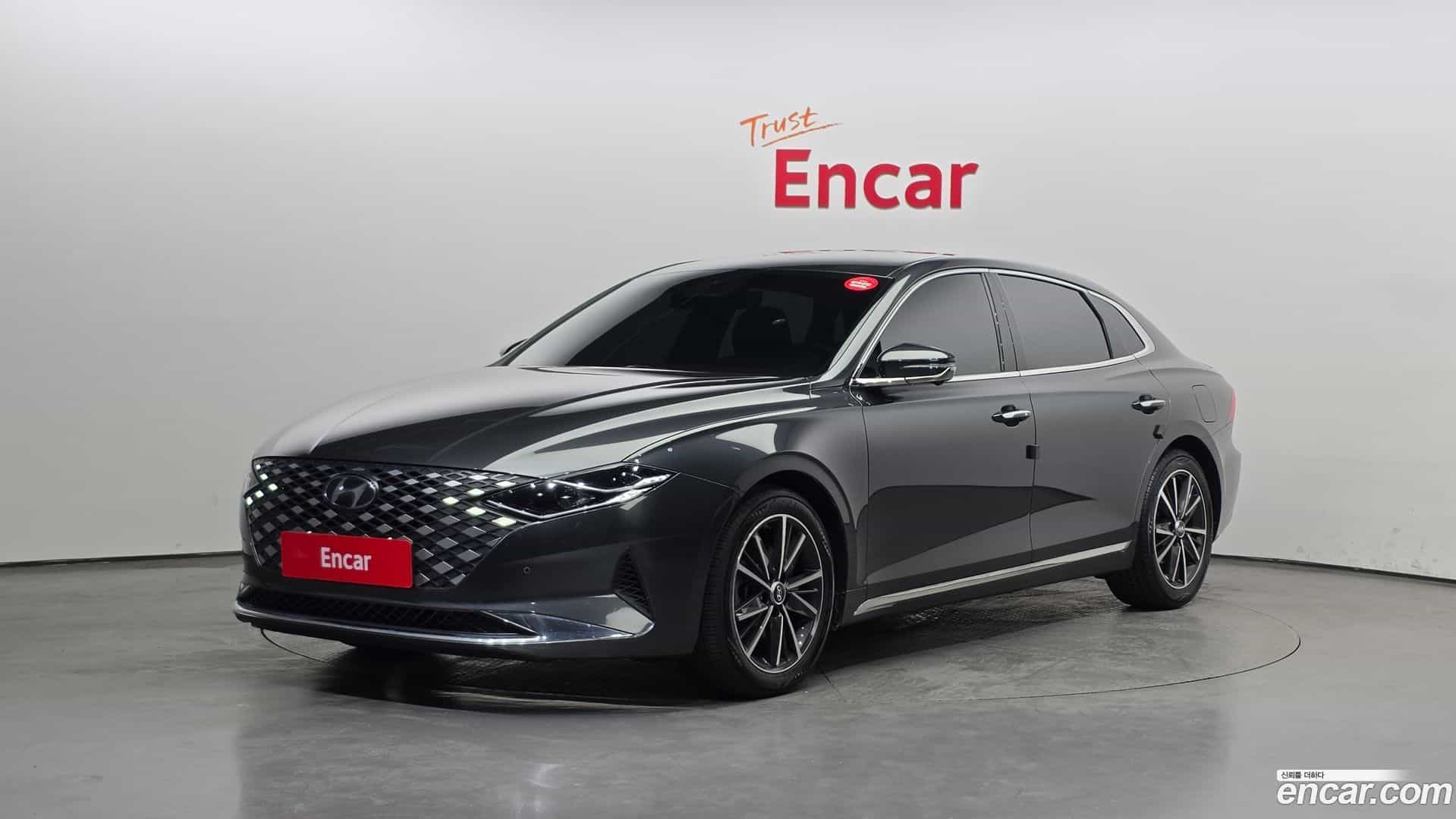 Grandeur Hyundai 2022.1-OUTER-001