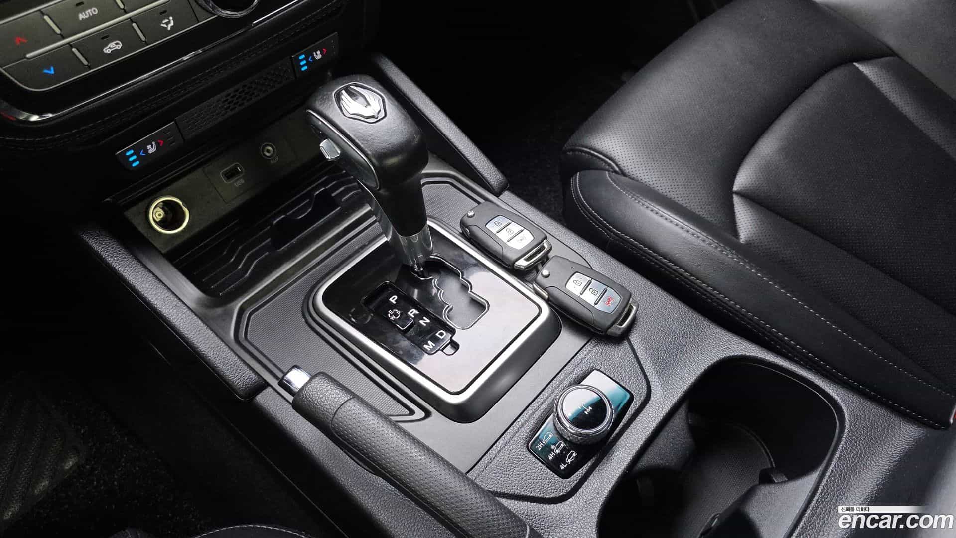 Rexton KG Mobility 2019.0-INNER-009