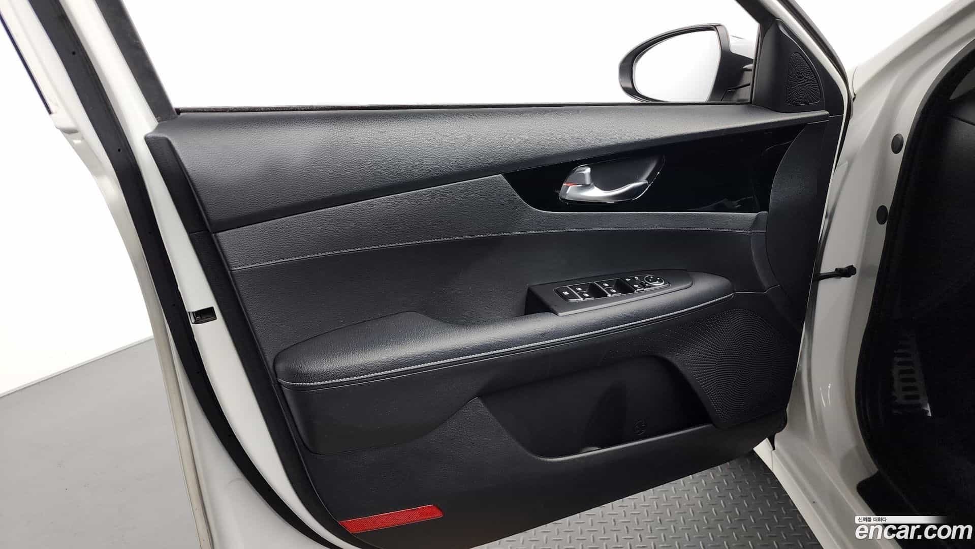 K3 Kia 2024.1-INNER-034
