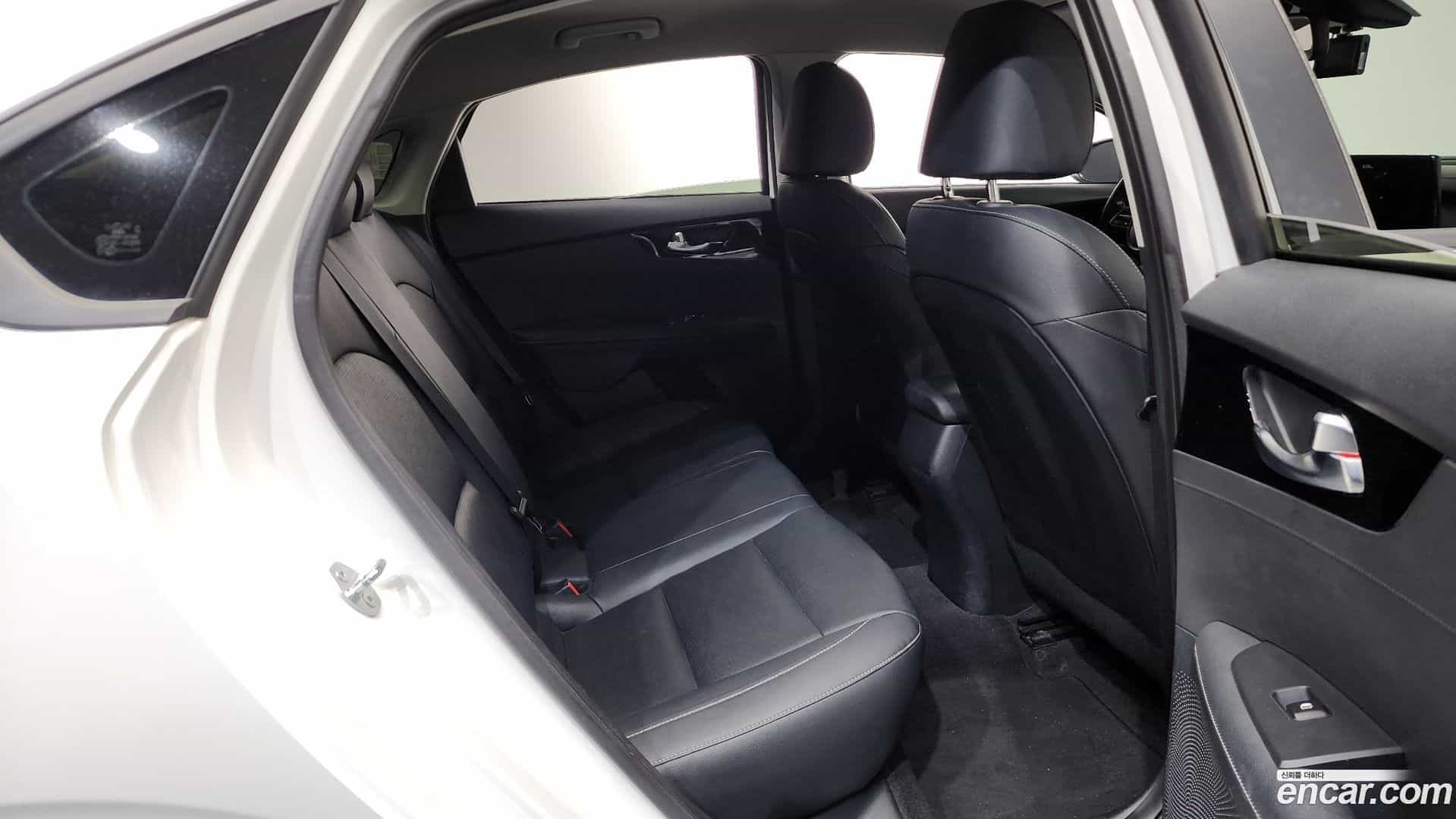 K3 Kia 2024.1-INNER-036