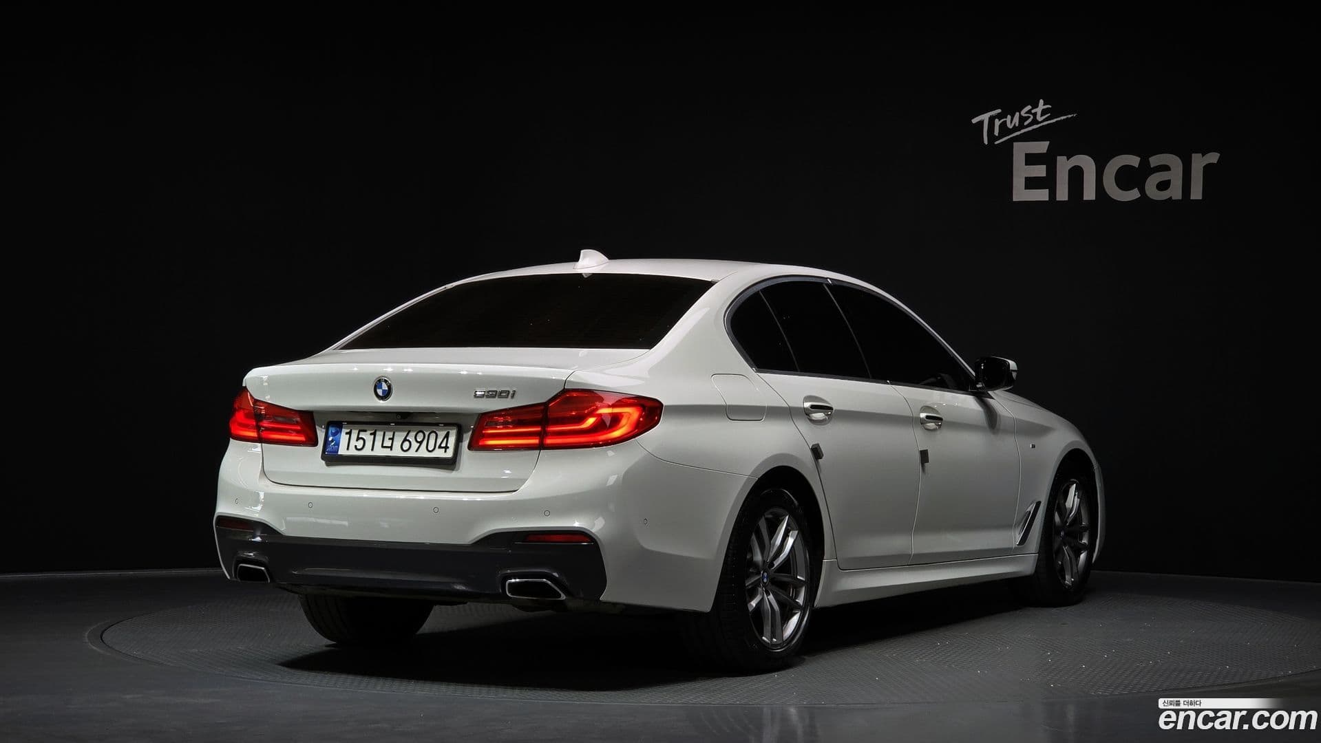 Main__Slider__Photo:5-Series BMW 2017.11-1