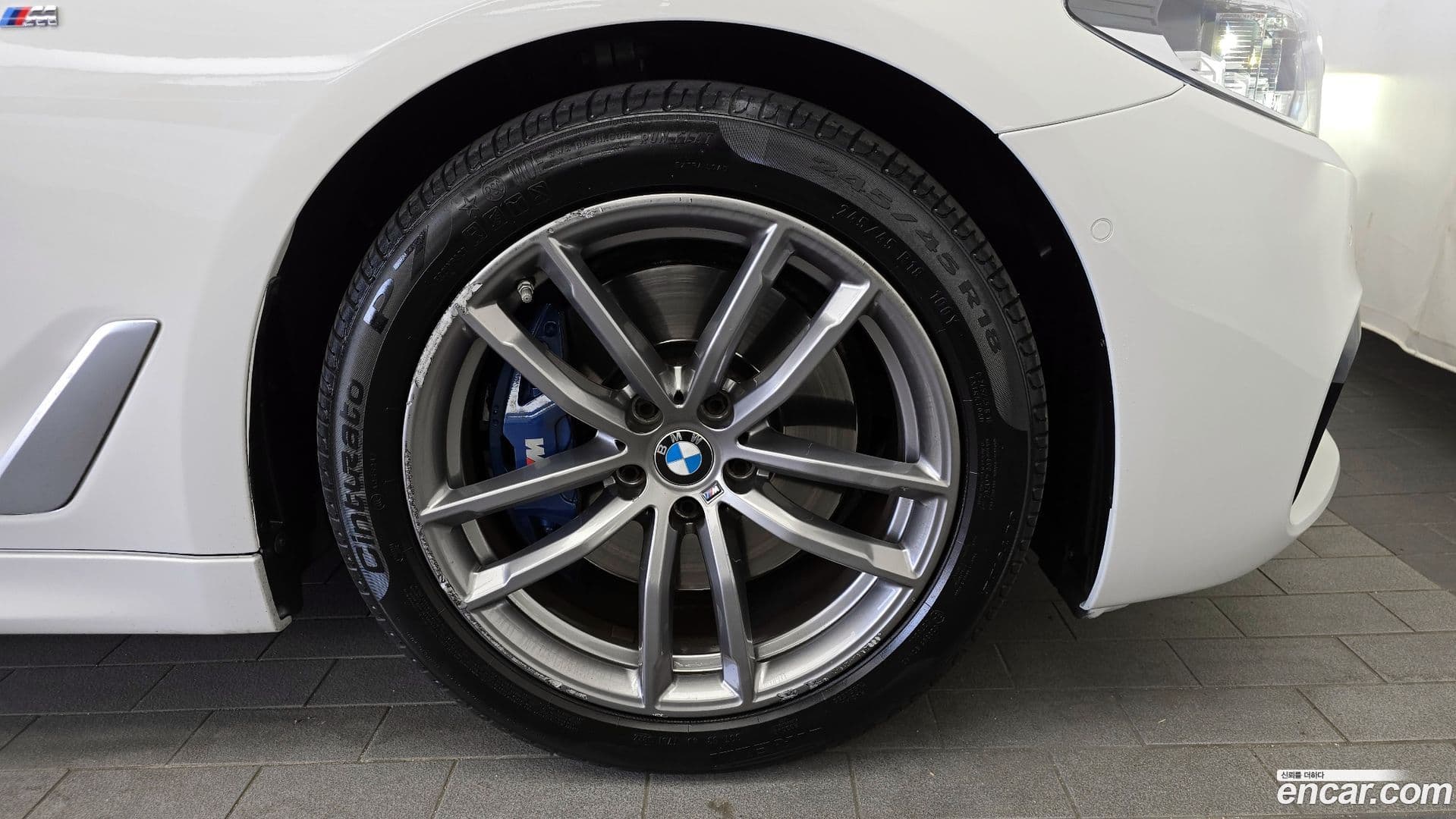 Main__Slider__Photo:5-Series BMW 2017.11-20