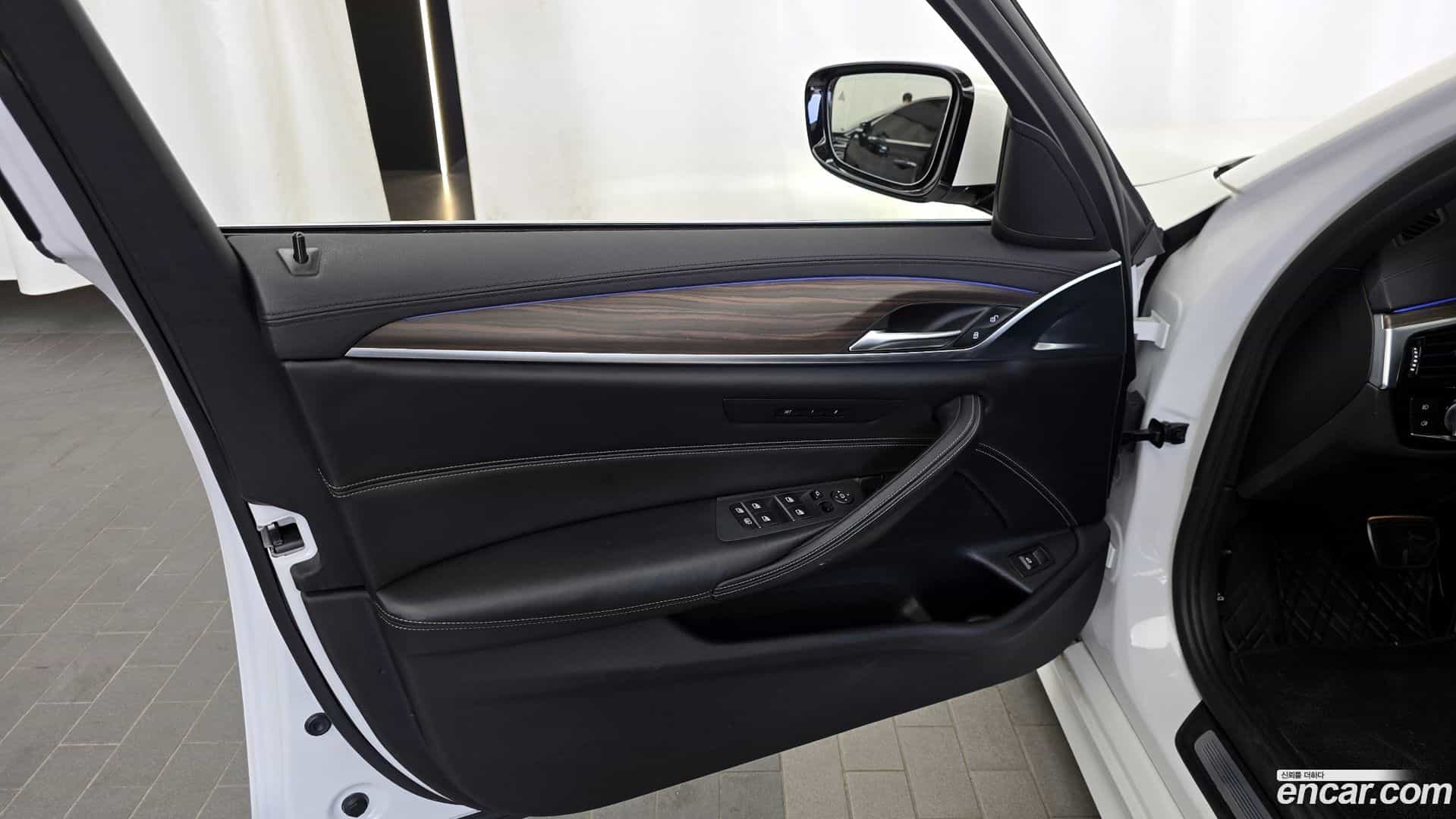 5-Series BMW 2017.11-INNER-034