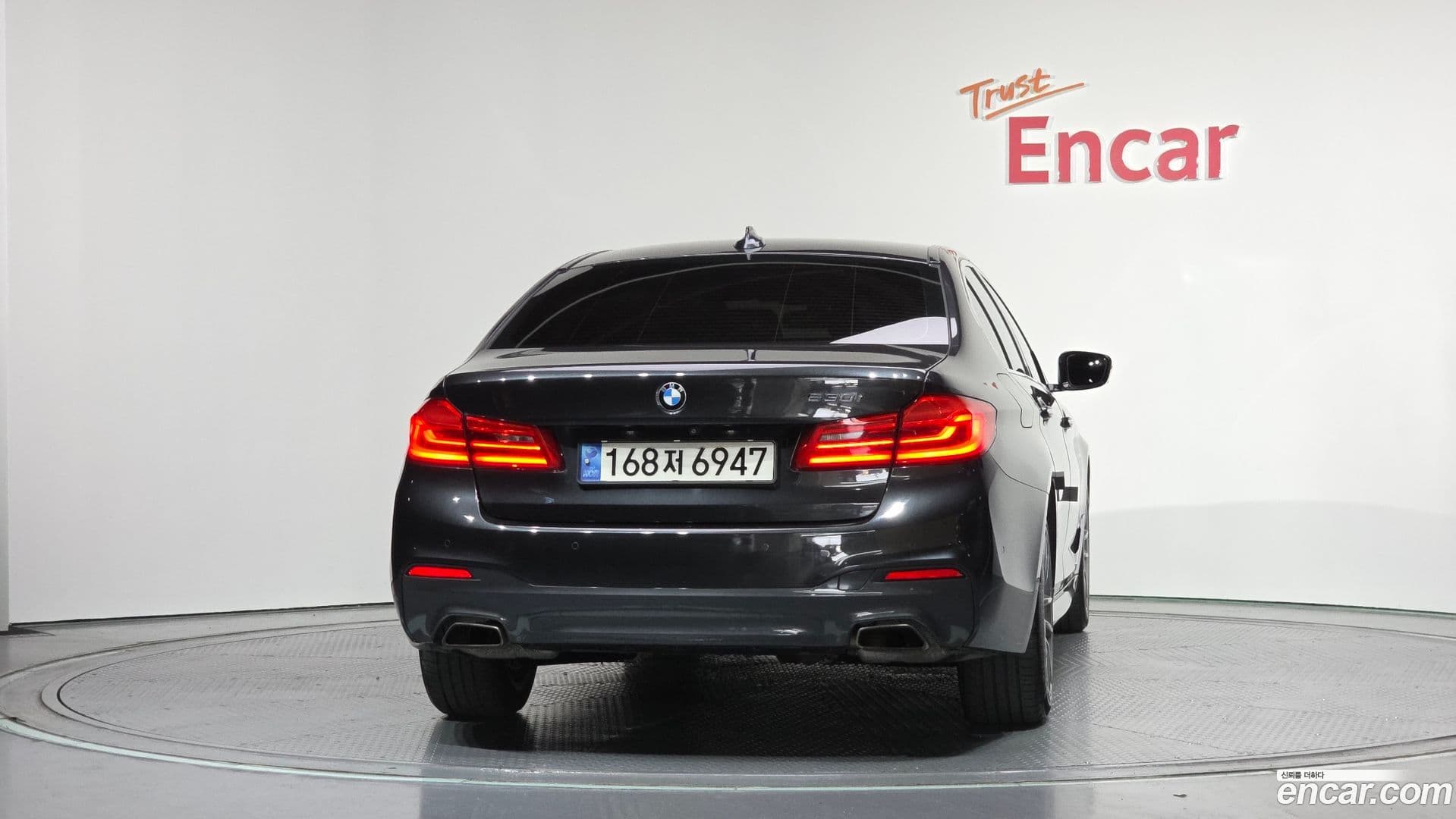 Main__Slider__Photo:5-Series BMW 2017.11-3