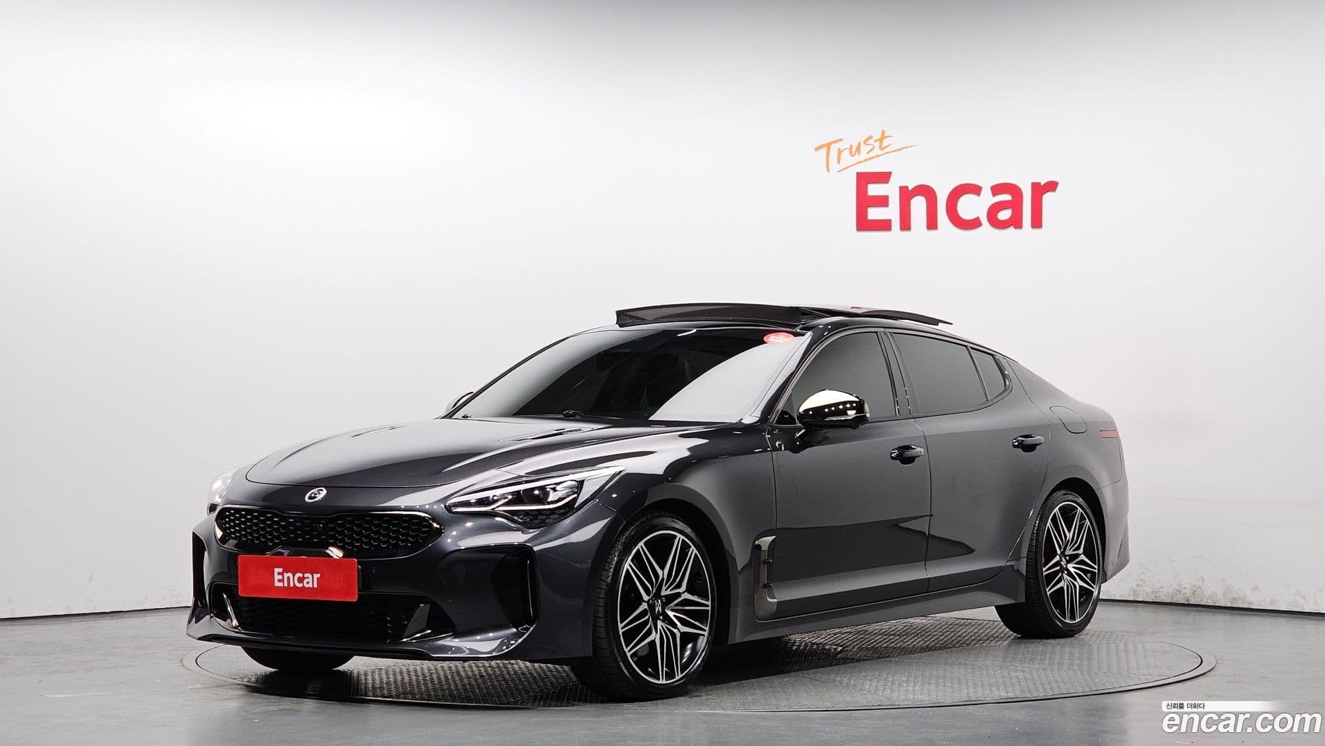 Main__Slider__Photo:Stinger Kia 2021.3-0