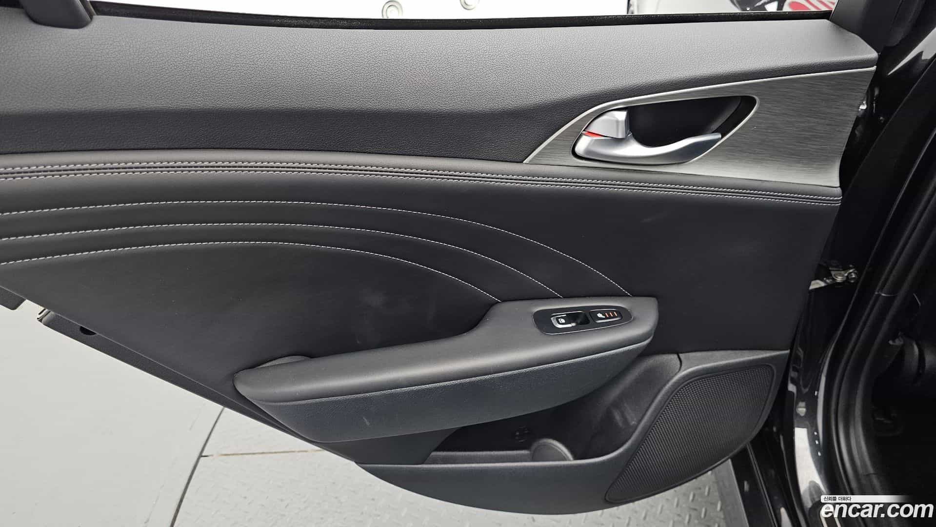 Stinger Kia 2021.3-INNER-035