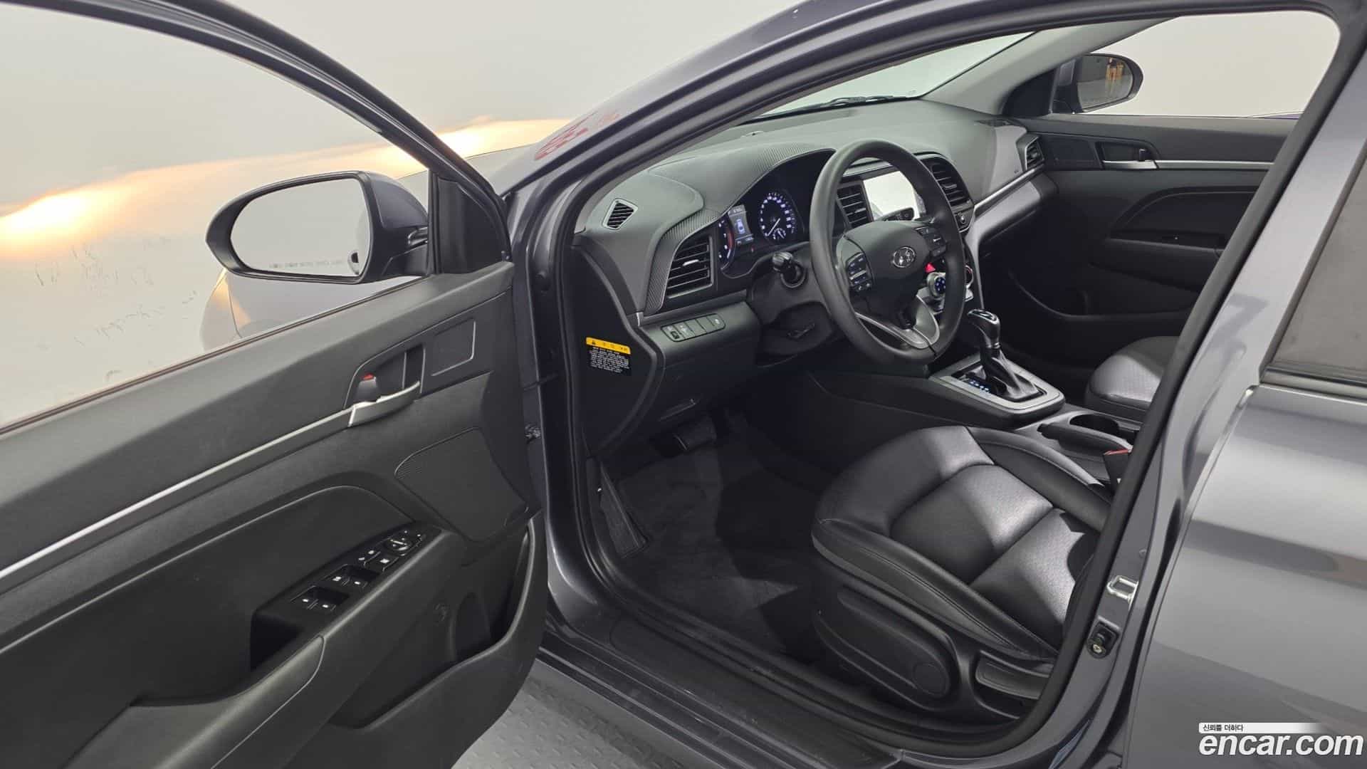 AVANTE Hyundai 2019.8-INNER-010