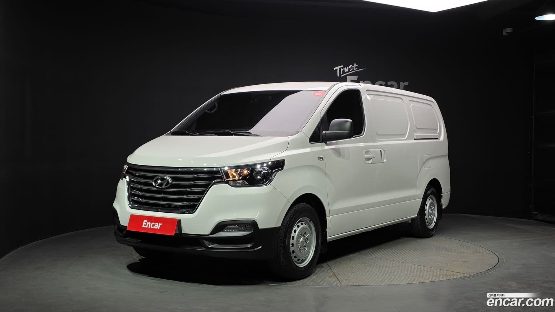 Main__Slider__Photo:Starex Hyundai 2019.4-0