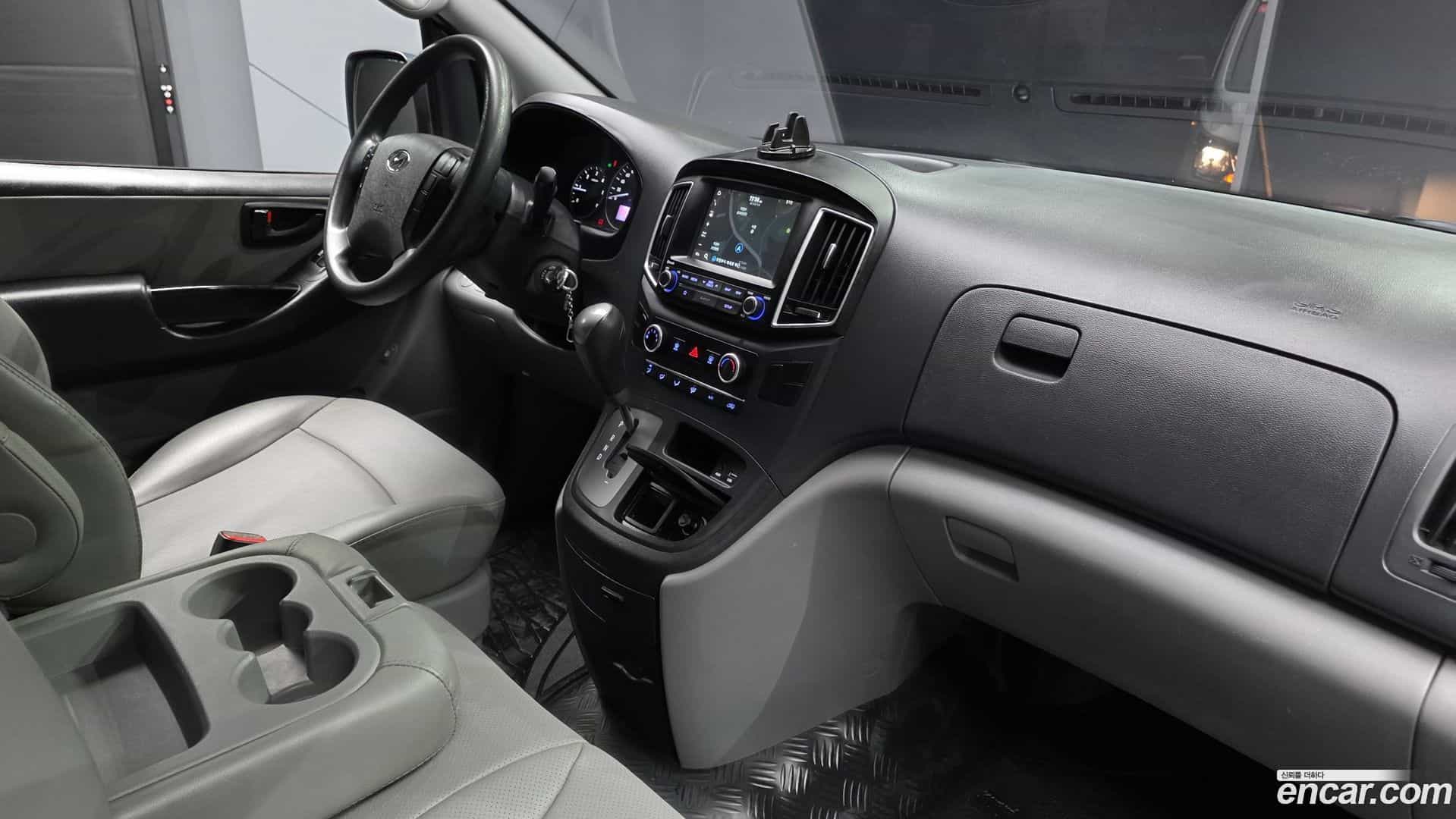 Starex Hyundai 2019.4-INNER-007