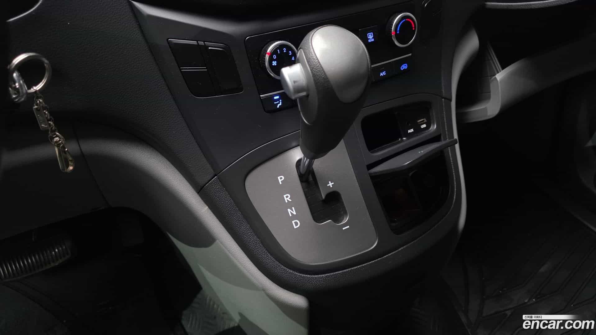 Starex Hyundai 2019.4-INNER-009