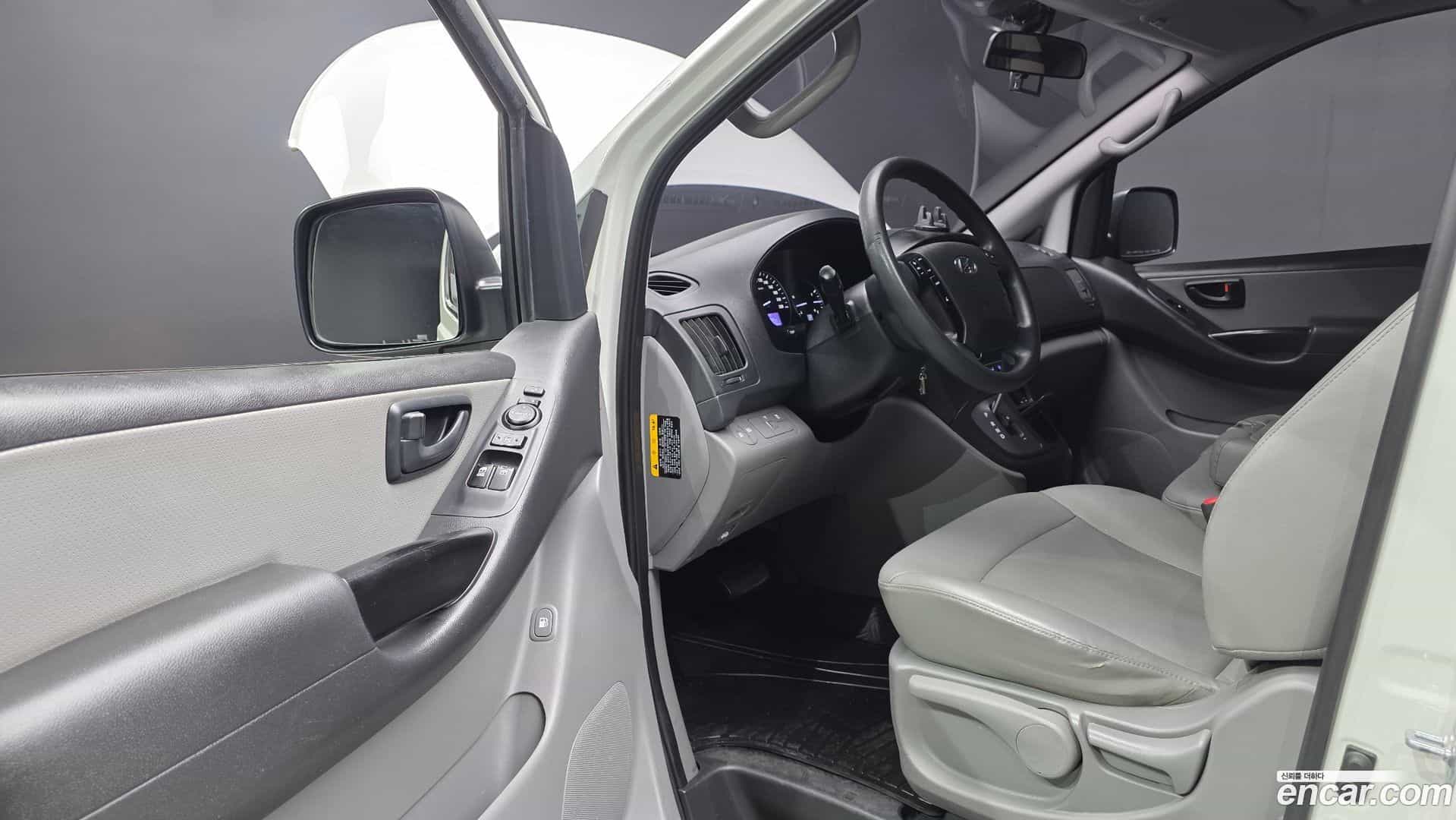 Starex Hyundai 2019.4-INNER-010