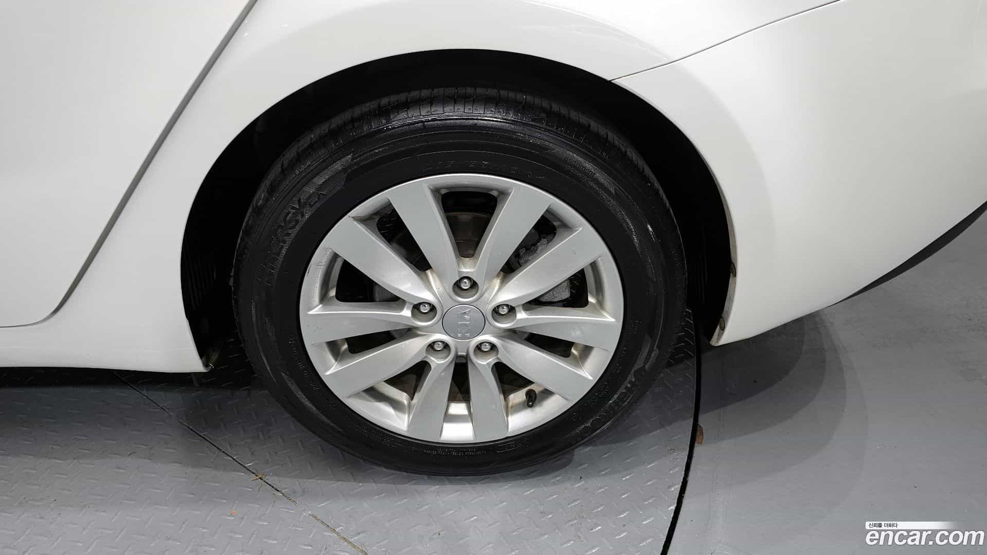 K3 Kia 2014.0-OUTER-031