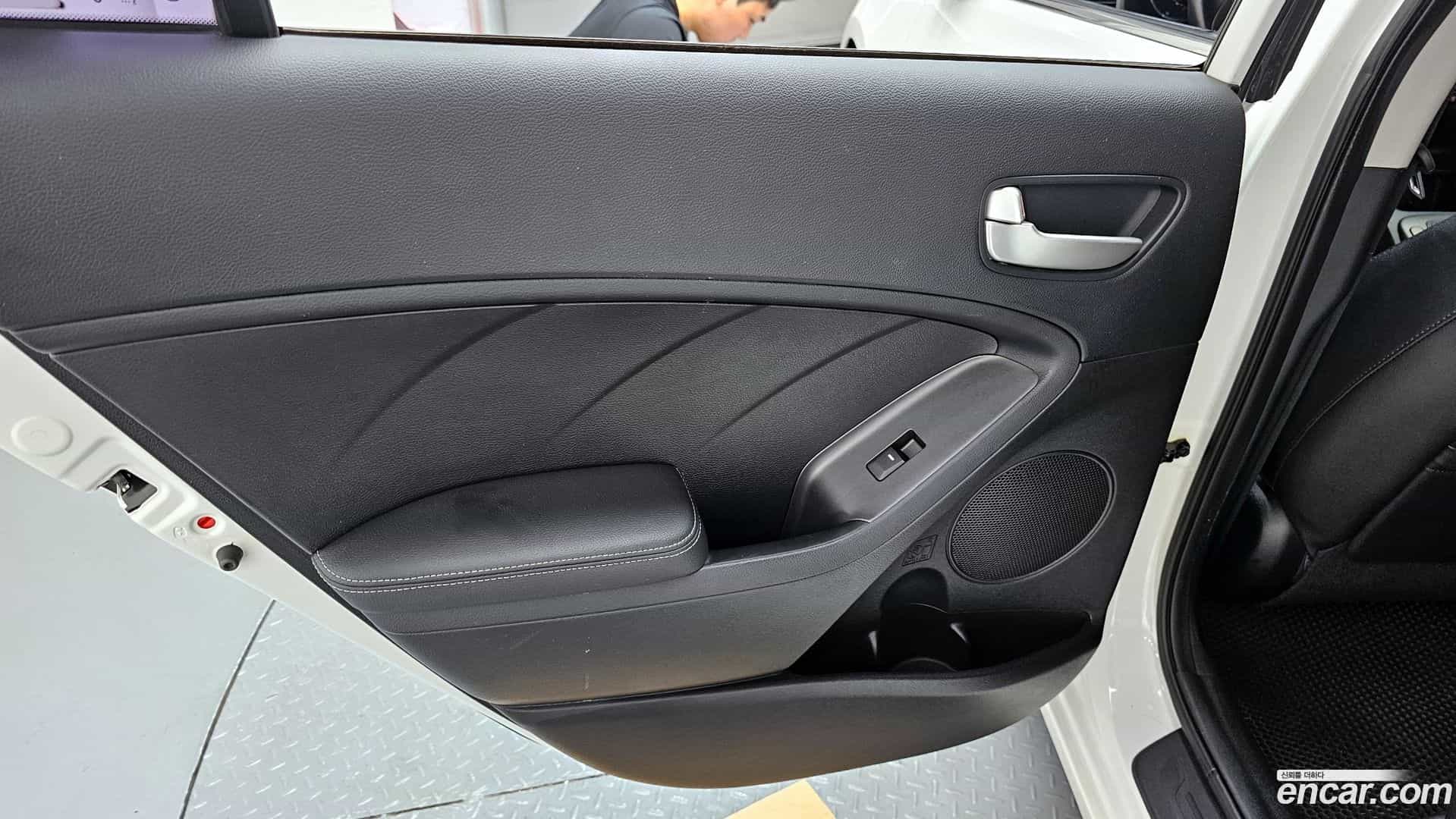 K3 Kia 2014.0-INNER-035