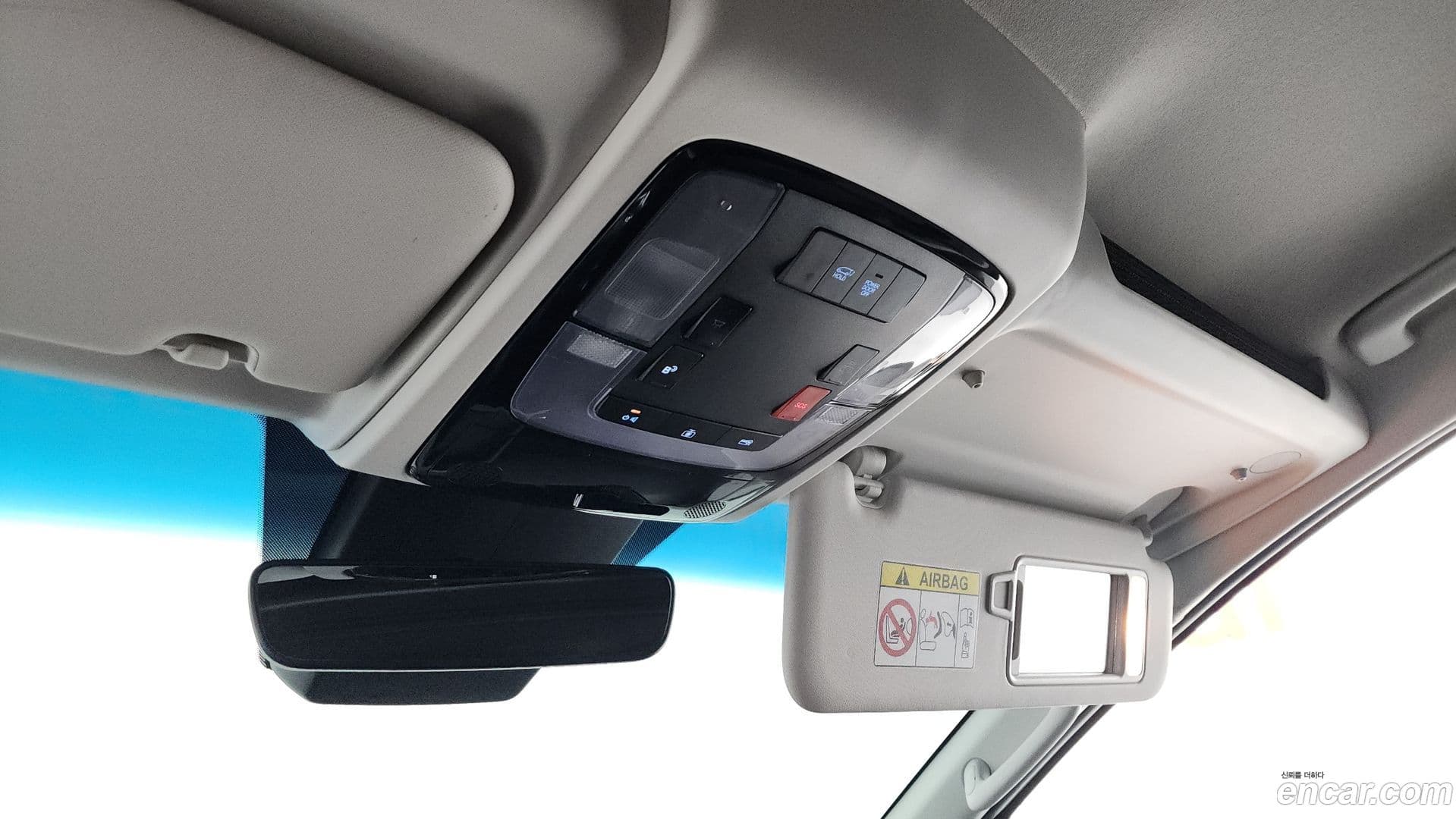 Main__Slider__Photo:Staria Hyundai 2022.3-18
