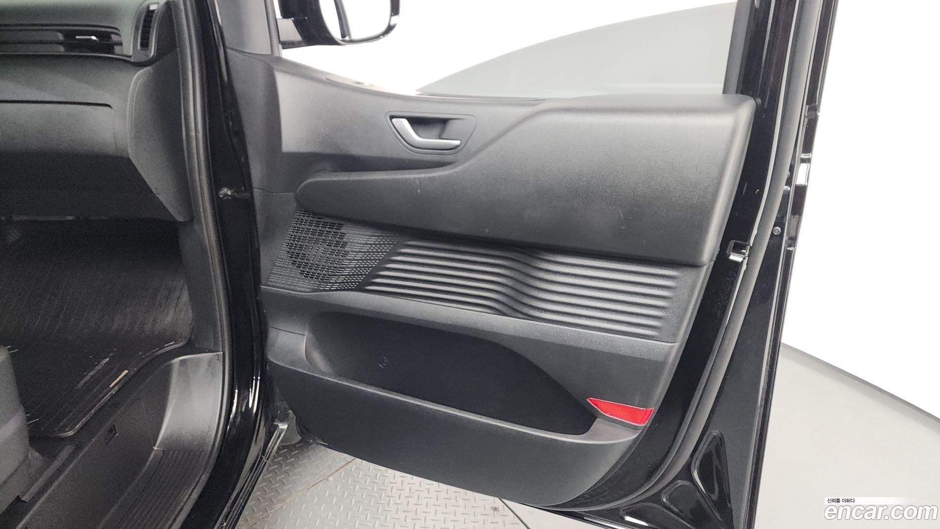 Main__Slider__Photo:Staria Hyundai 2022.3-24