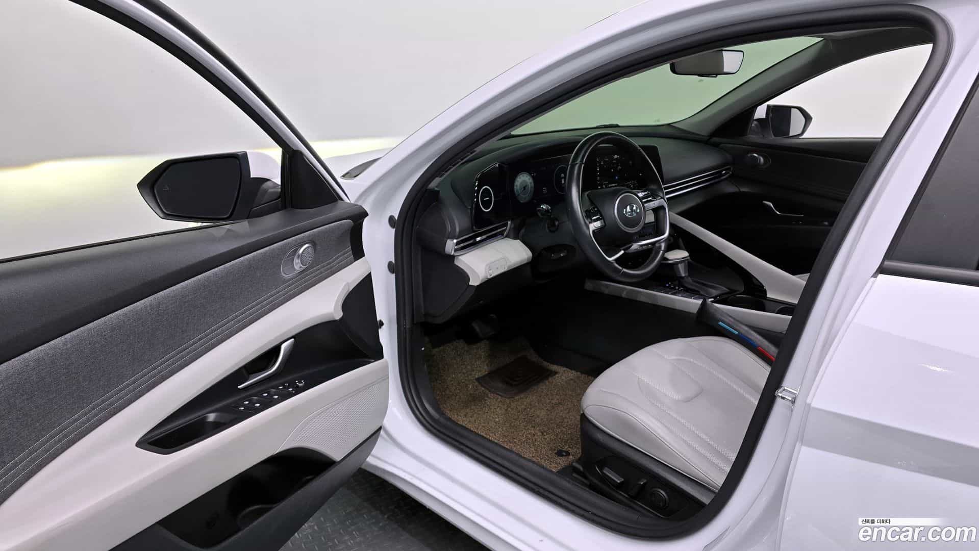 AVANTE Hyundai 2022.2-INNER-010