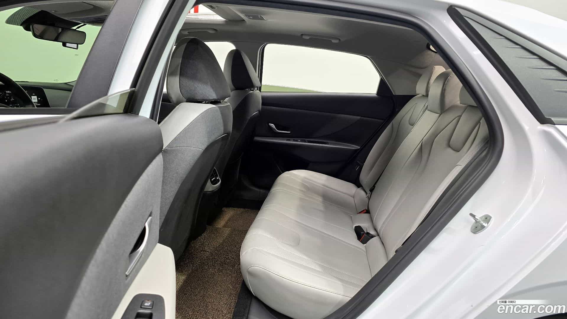 AVANTE Hyundai 2022.2-OPTION-016