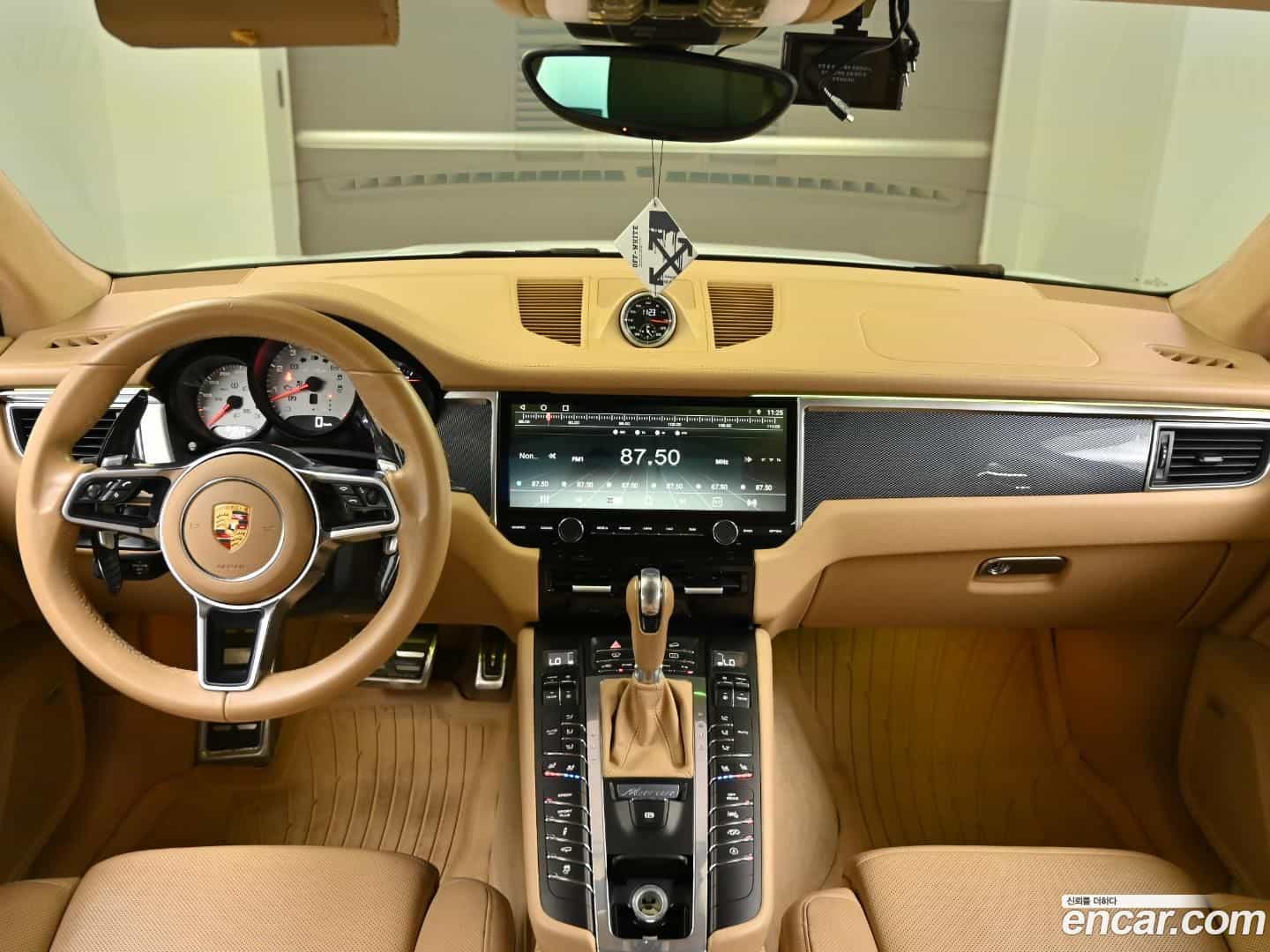 Macan Porsche 2015.5-INNER-008