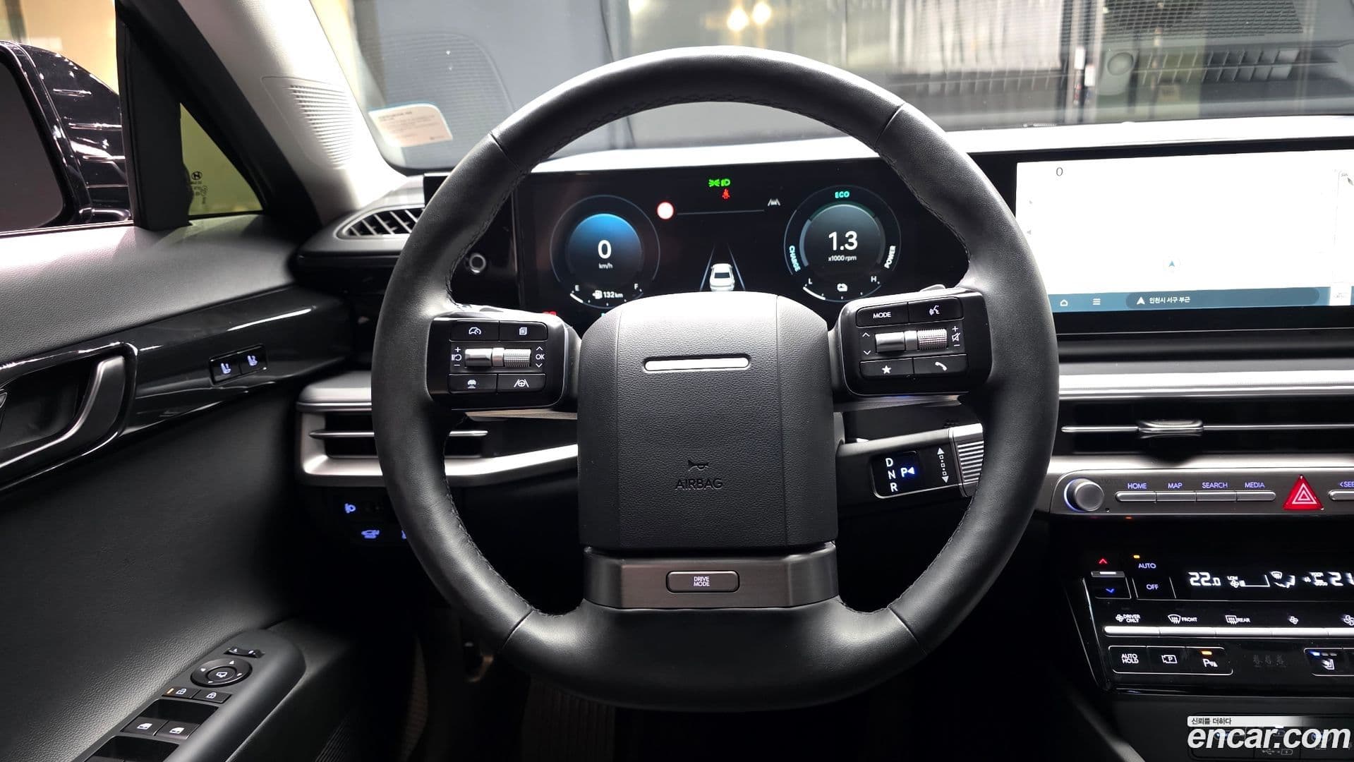 Main__Slider__Photo:Grandeur Hyundai 2023.2-12
