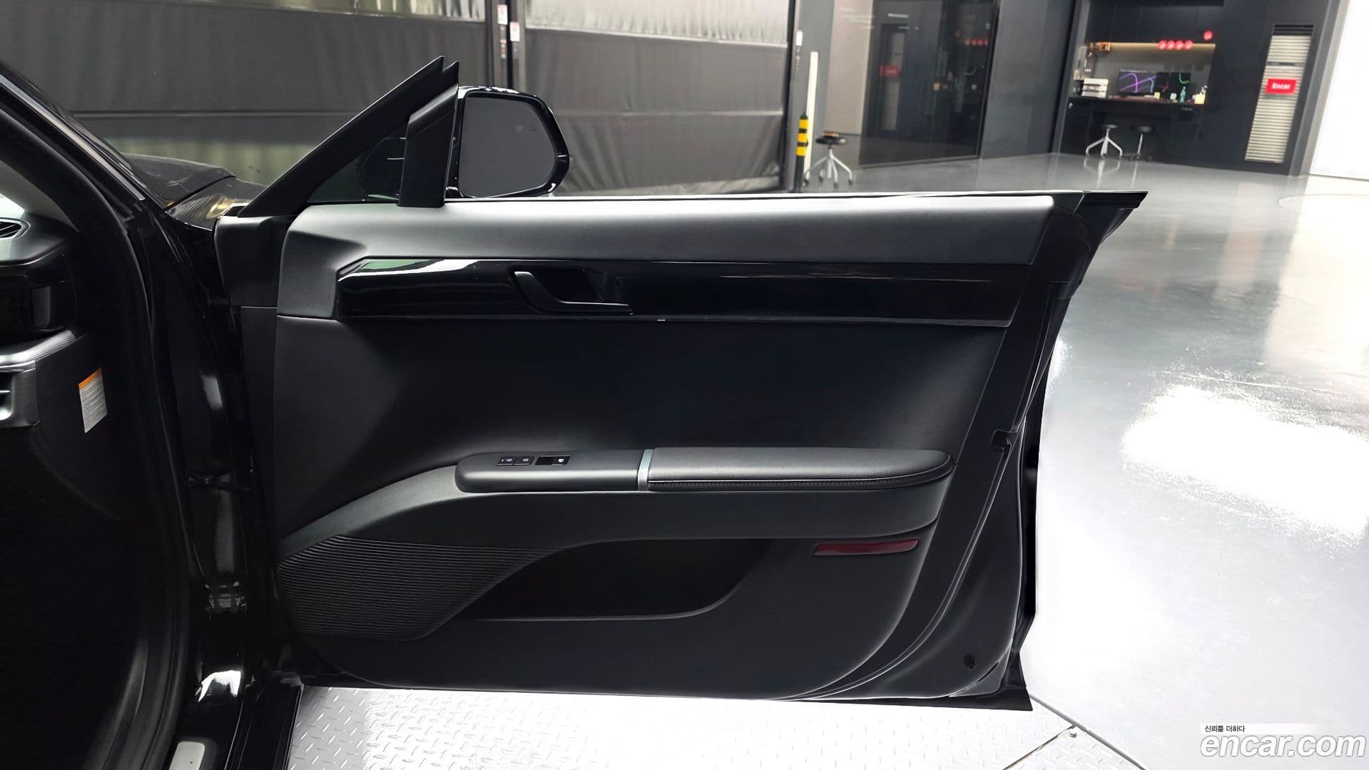 Main__Slider__Photo:Grandeur Hyundai 2023.2-24