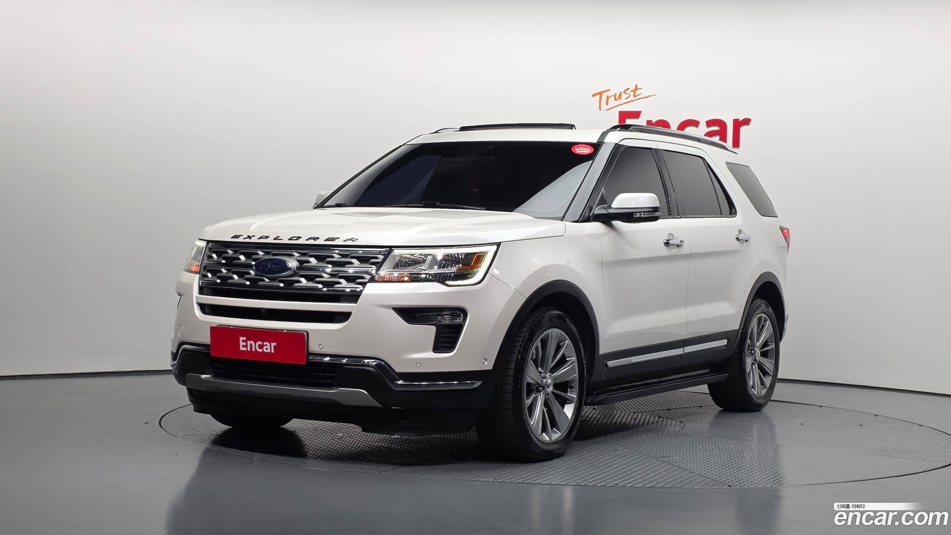 Main__Slider__Photo:Explorer Ford 2019.3-0