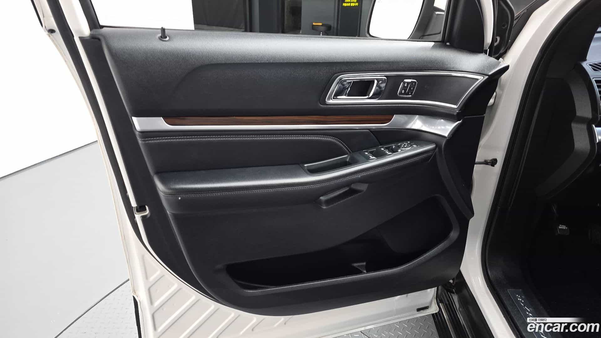 Explorer Ford 2019.3-INNER-034