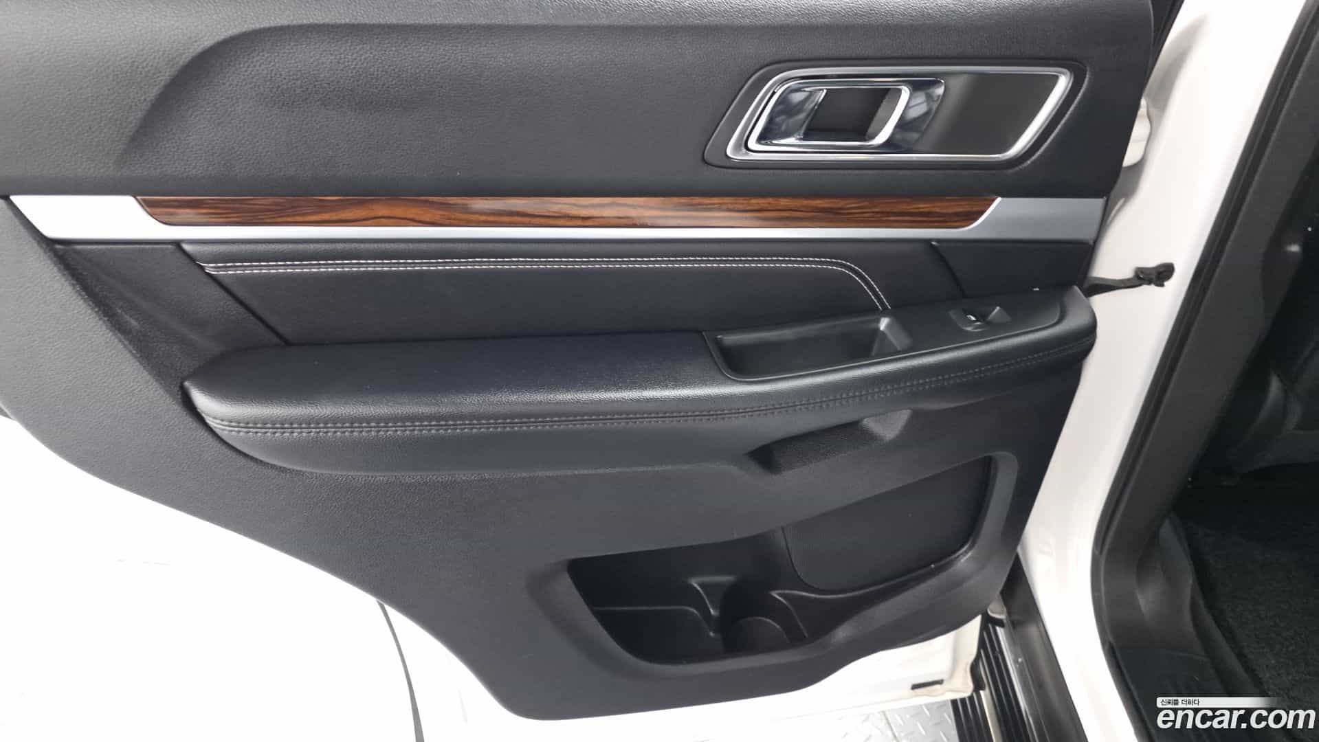Explorer Ford 2019.3-INNER-035
