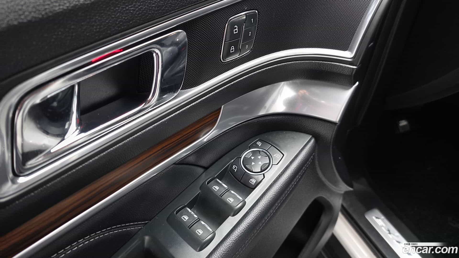 Explorer Ford 2019.3-OPTION-047