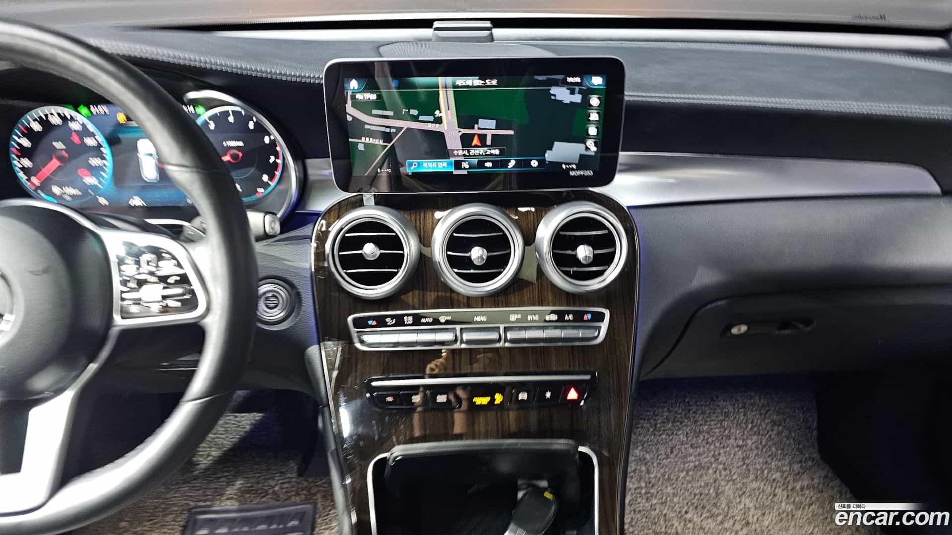 GLC-Class Mercedes-Benz 2020.2-OPTION-018