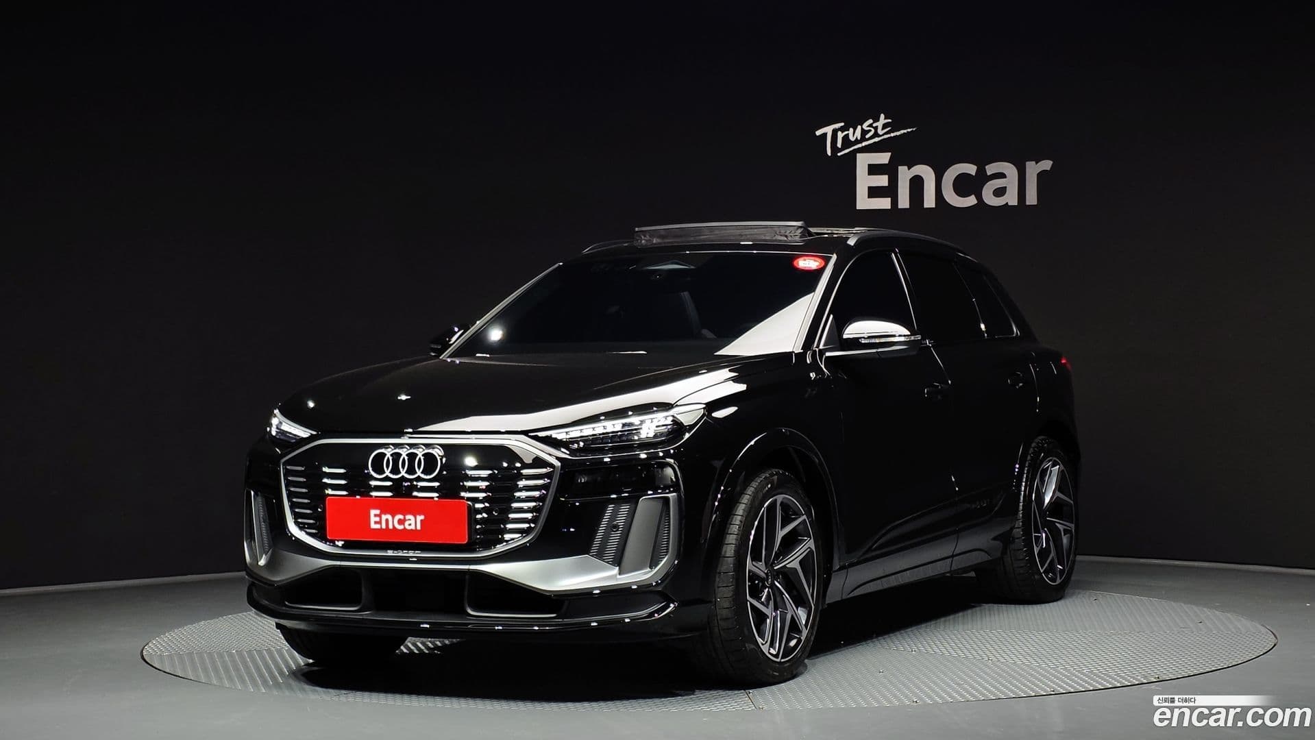 Main__Slider__Photo:Q6 e-tron Audi 2025.3-0
