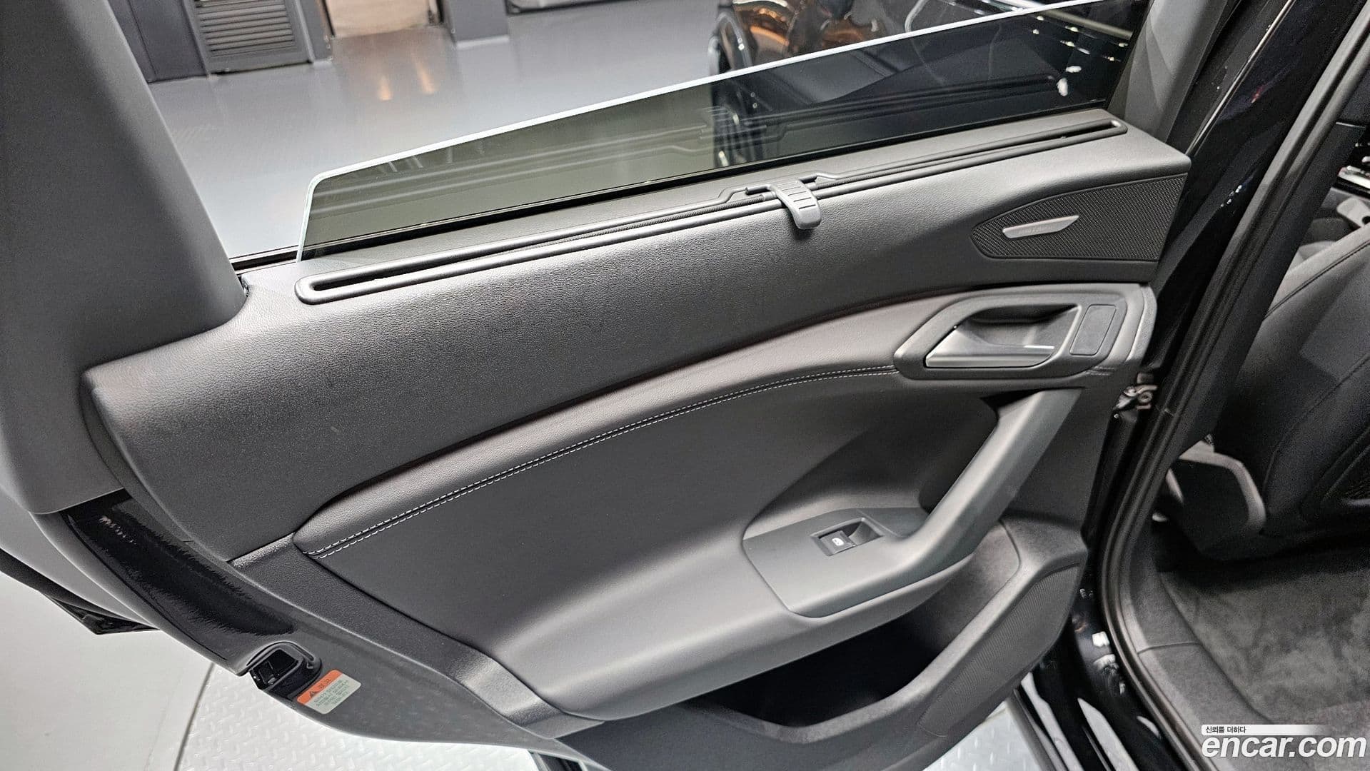 Main__Slider__Photo:Q6 e-tron Audi 2025.3-24