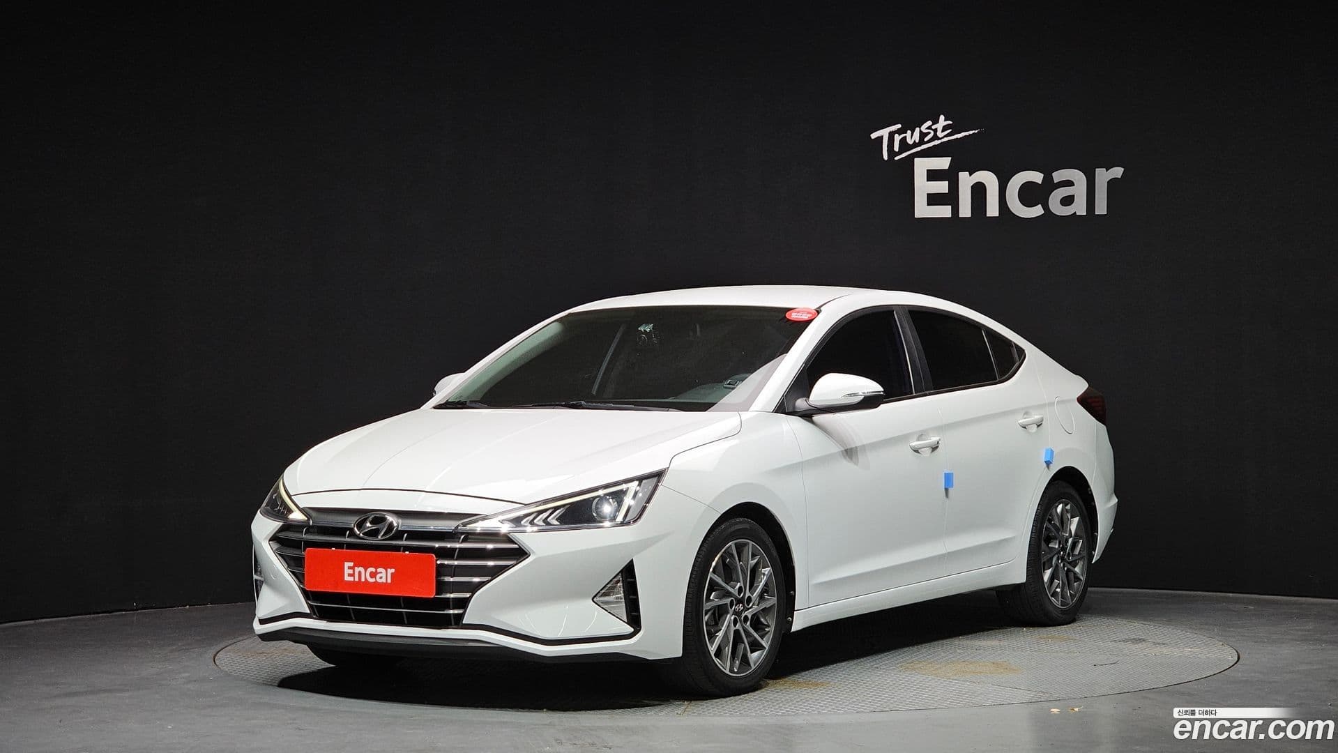 Main__Slider__Photo:AVANTE Hyundai 2019.5-0
