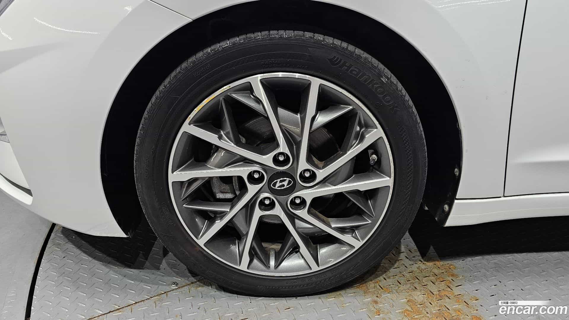 AVANTE Hyundai 2019.5-OUTER-005